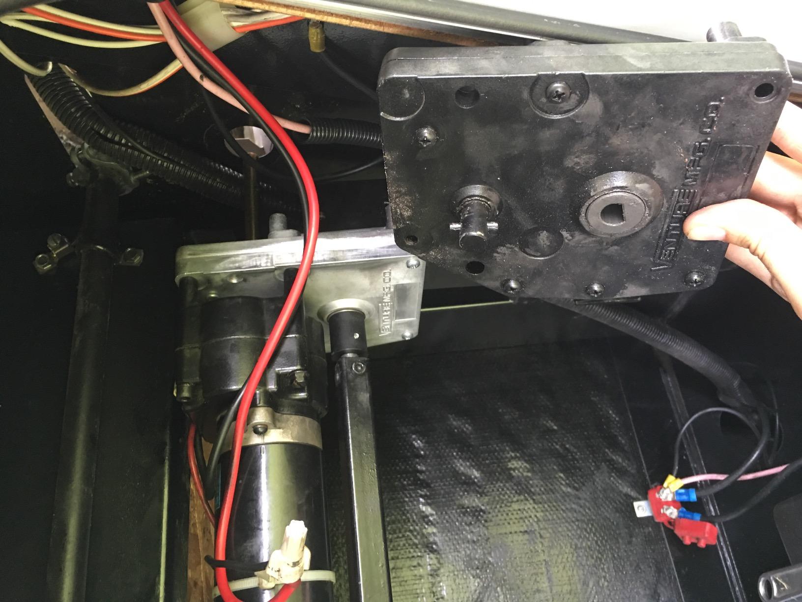 Lippert Replacement 5th Wheel RV Power Landing Gear Box, Aluminum, Easy Universal Installation, Minimal Assembly Required - 276602 customer photo 1