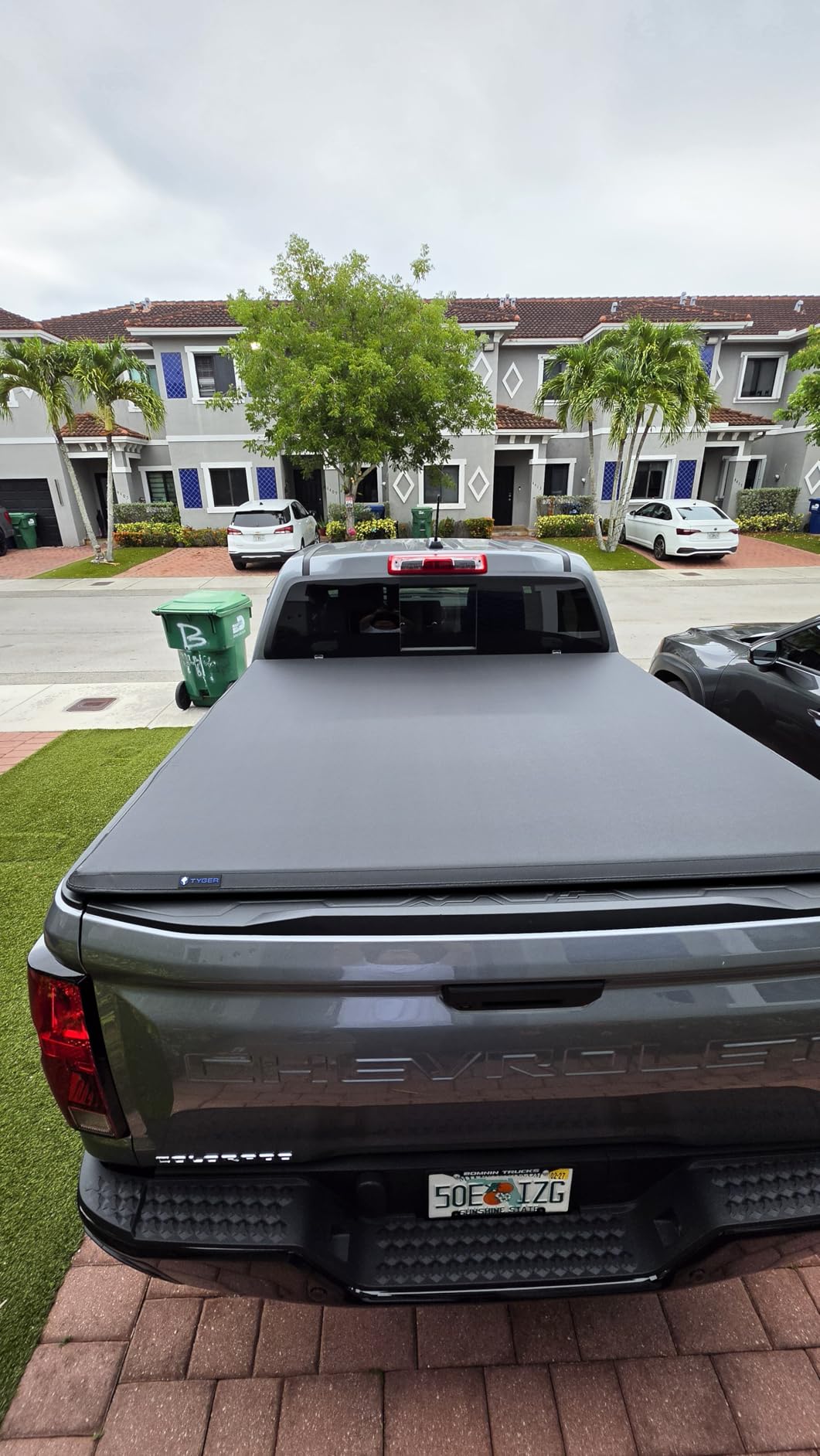 Tyger Auto T3 Soft Tri-Fold Truck Bed Tonneau Cover Compatible with 2015-2022 Chevy Colorado / GMC Canyon | Fleetside 5'2