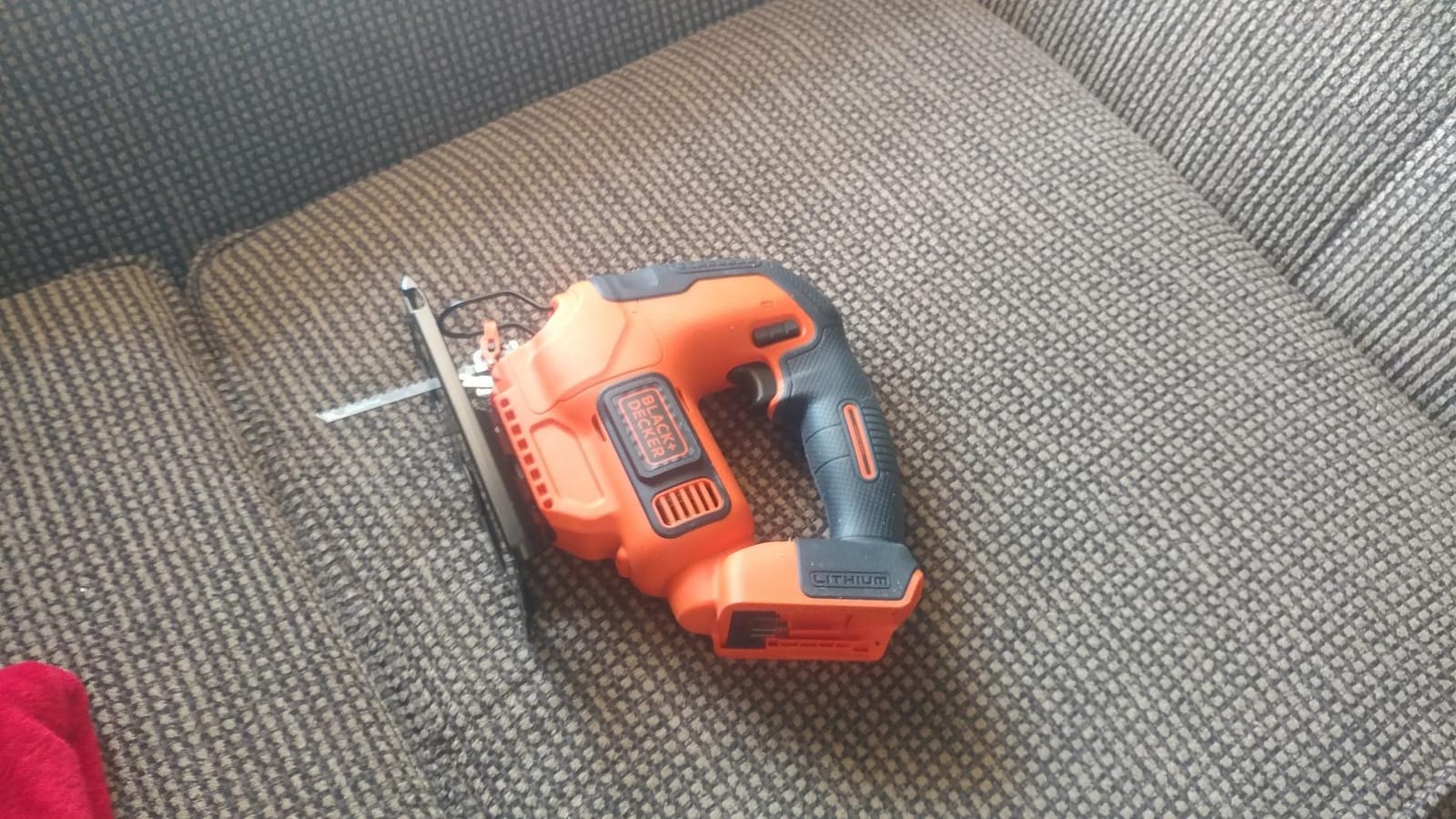 BLACK+DECKER 20V MAX* POWERCONNECT Cordless Jig Saw, Jigsaw Tool Only (BDCJS20B) customer photo 2