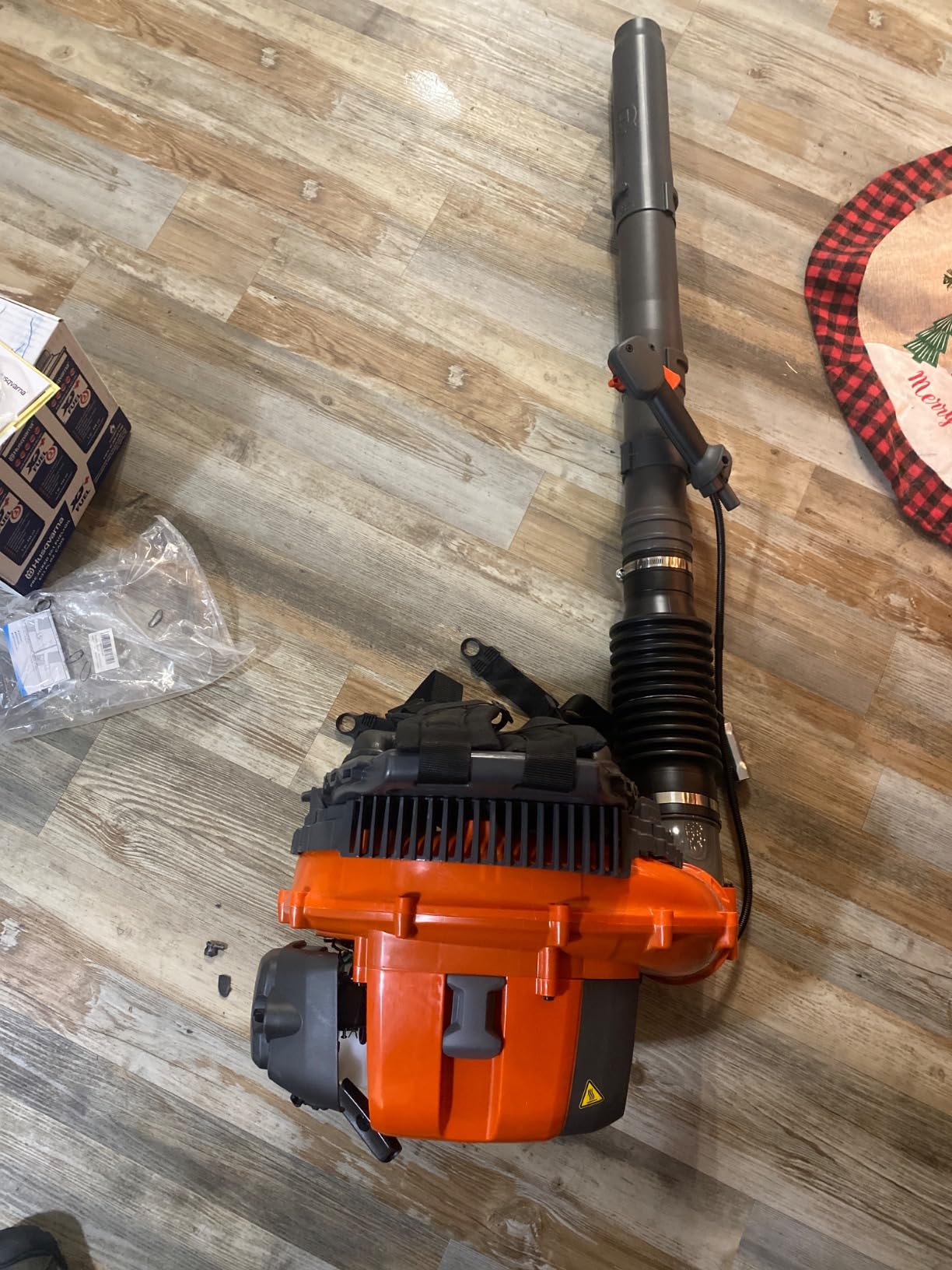 Husqvarna 360BT Gas Backpack Leaf Blower, 65.6-cc 3.81-HP 2-Cycle customer photo 2