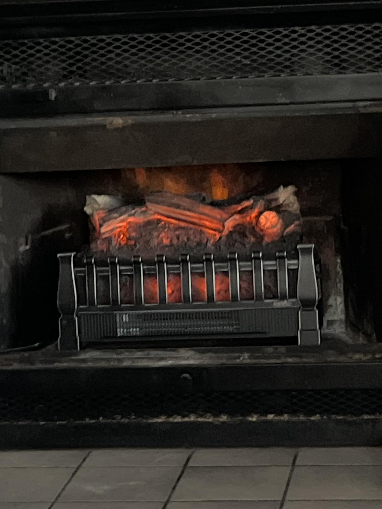 duraflame Electric Log Set 1,000 Sq Ft Heater, Faux Logs Insert with Infrared Flames for Existing Fireplaces, Remote Control Included customer photo 1