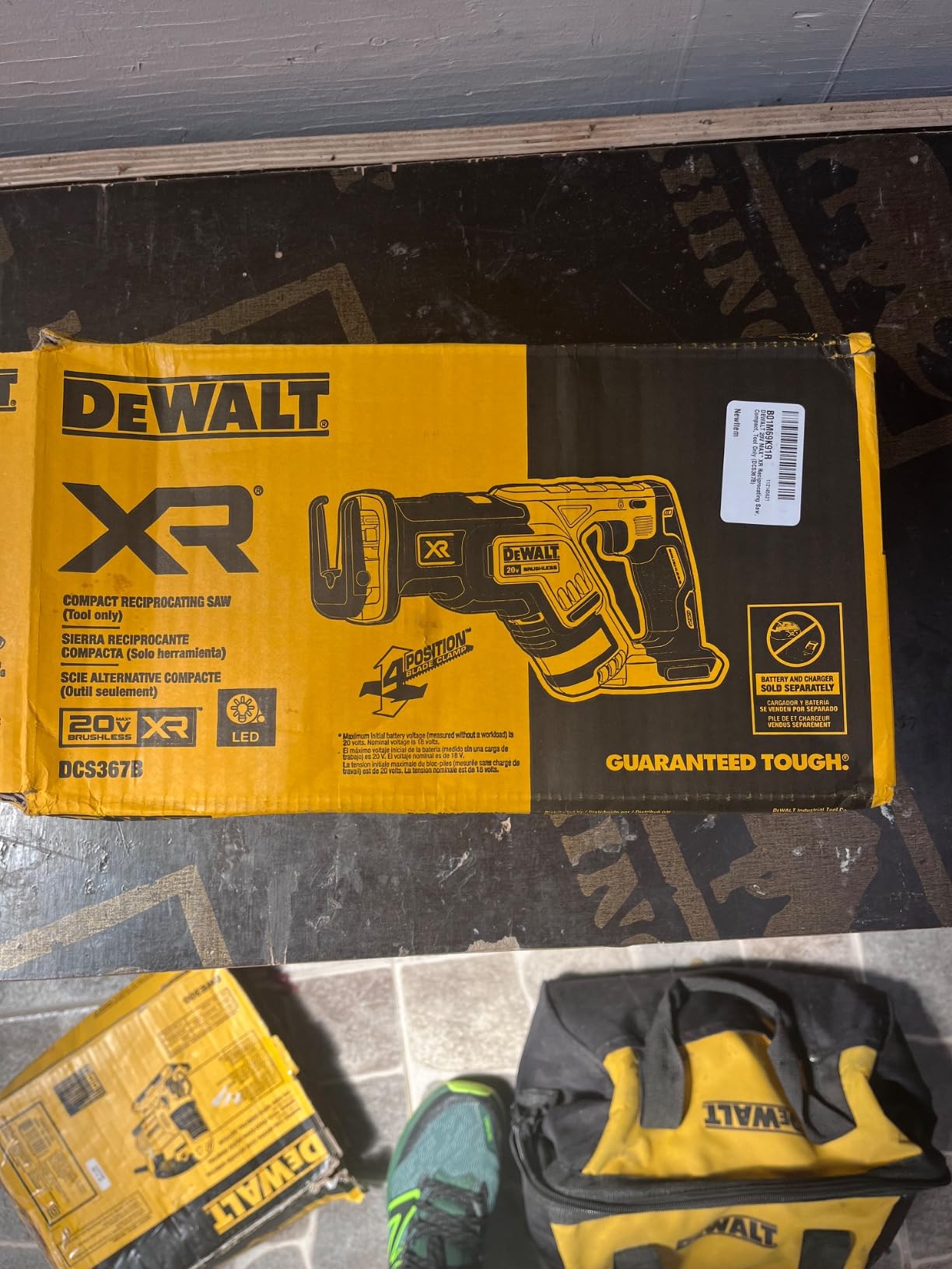 DEWALT 20V MAX XR Reciprocating Saw Cordless, Brushless, Compact,Variable Speed, Pivoting Head, LED Light, Tool Only (DCS367B) customer photo 2