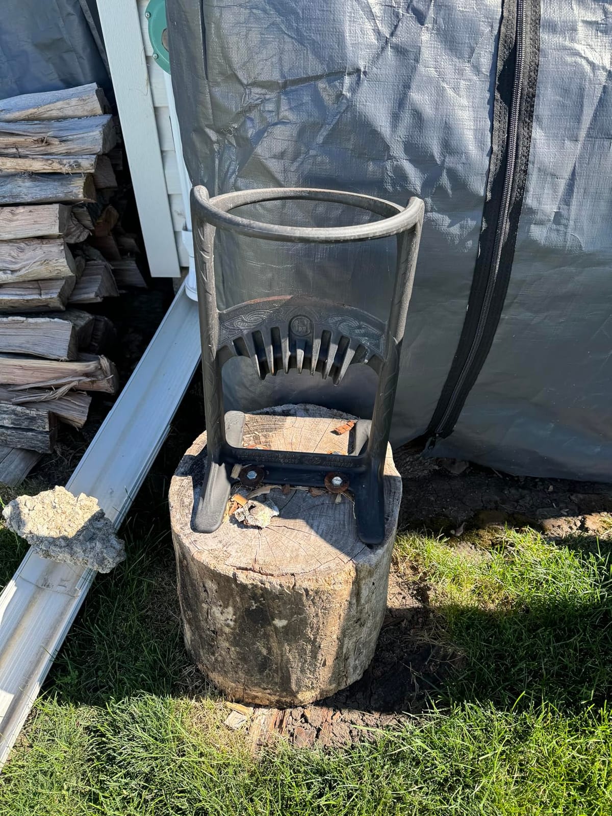 Kindling Cracker King XL Cast Iron Kindling Splitter, 9in. Opening customer photo 2