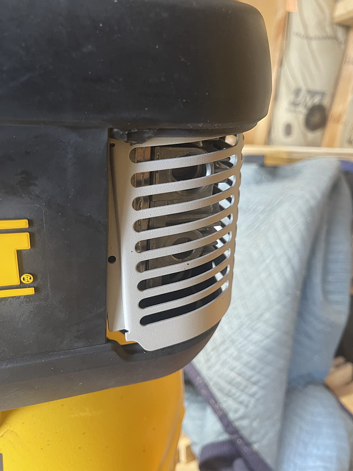 DEWALT 27-Gallon Vertical Portable Air Compressor (DXCM271.COM) customer photo 1