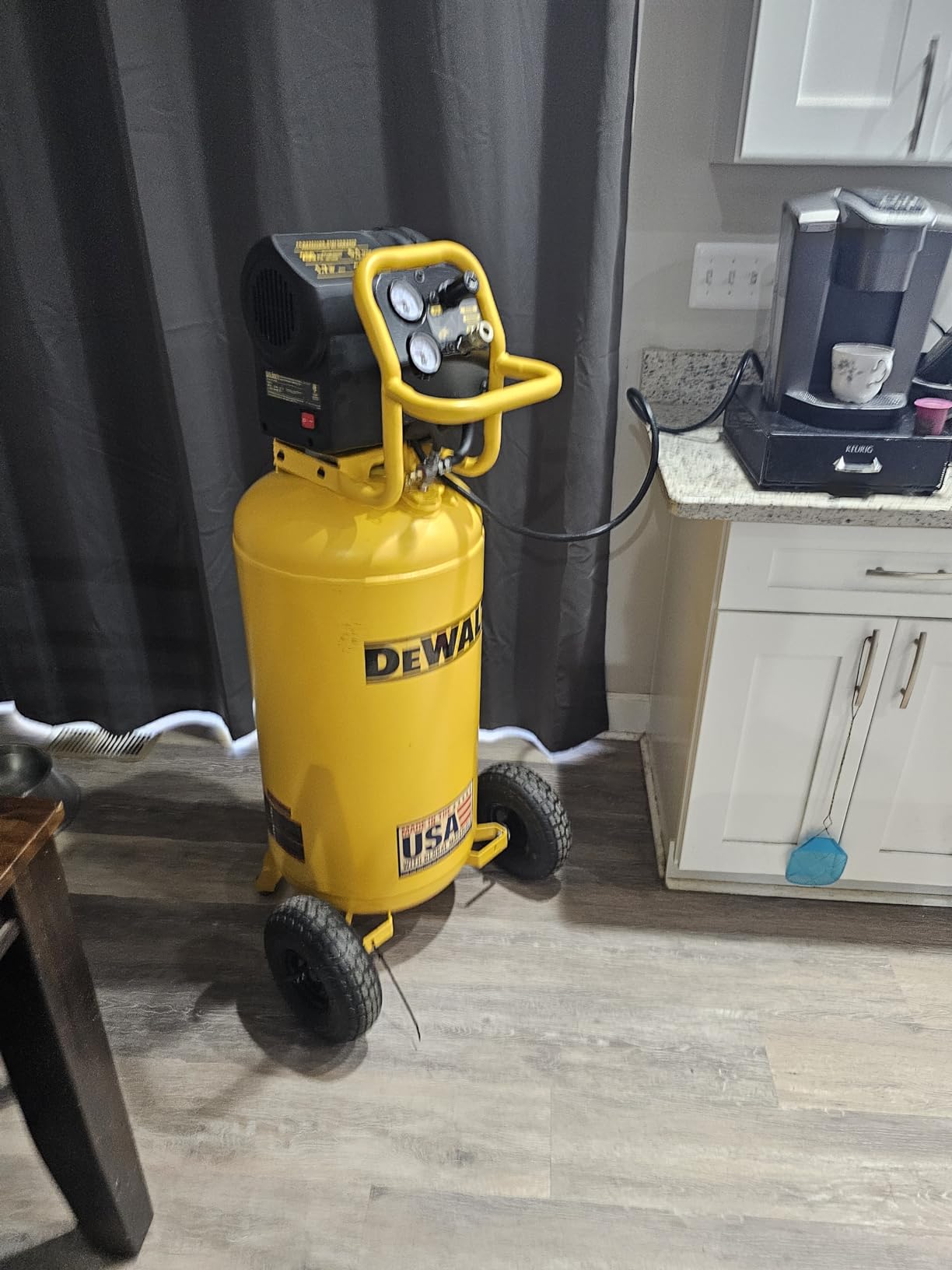 DEWALT 27-Gallon Vertical Portable Air Compressor (DXCM271.COM) customer photo 2