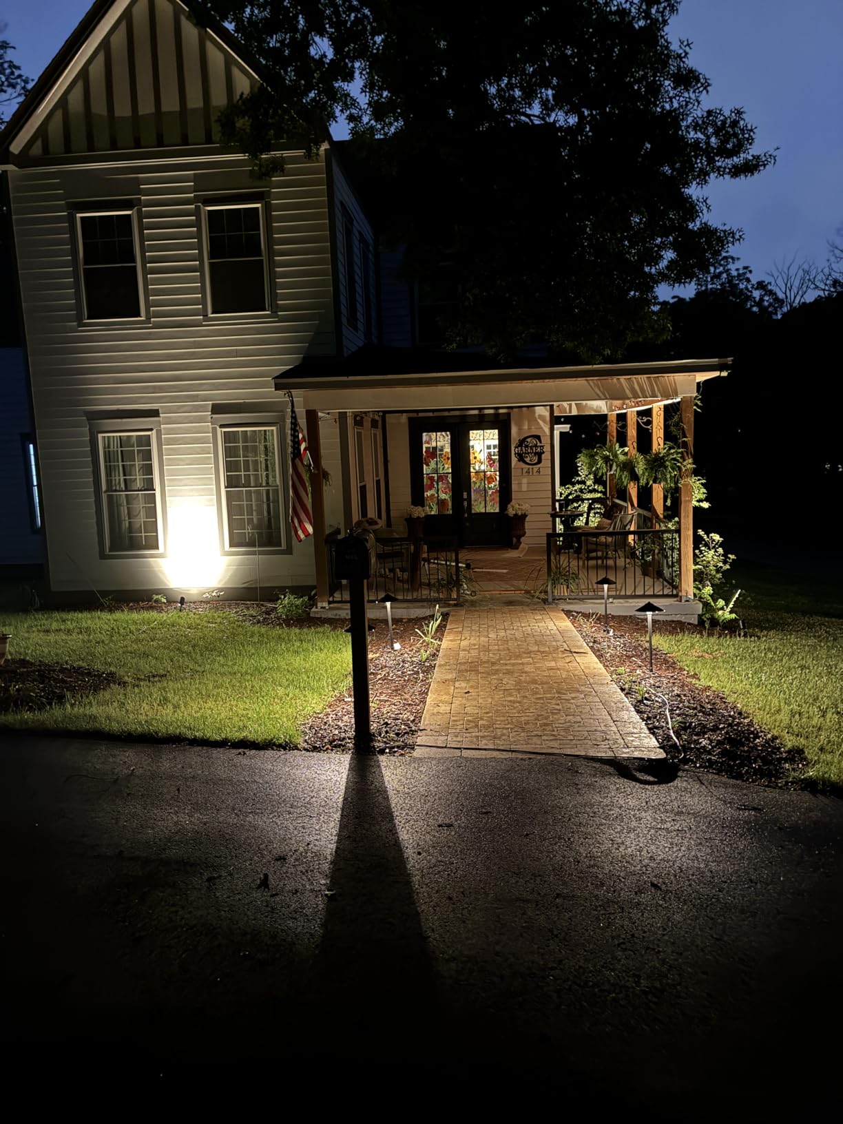 VOLT 12V LED Landscape Lighting Kit (8 Spotlights, 4 Path Lights), Bronze customer photo 1