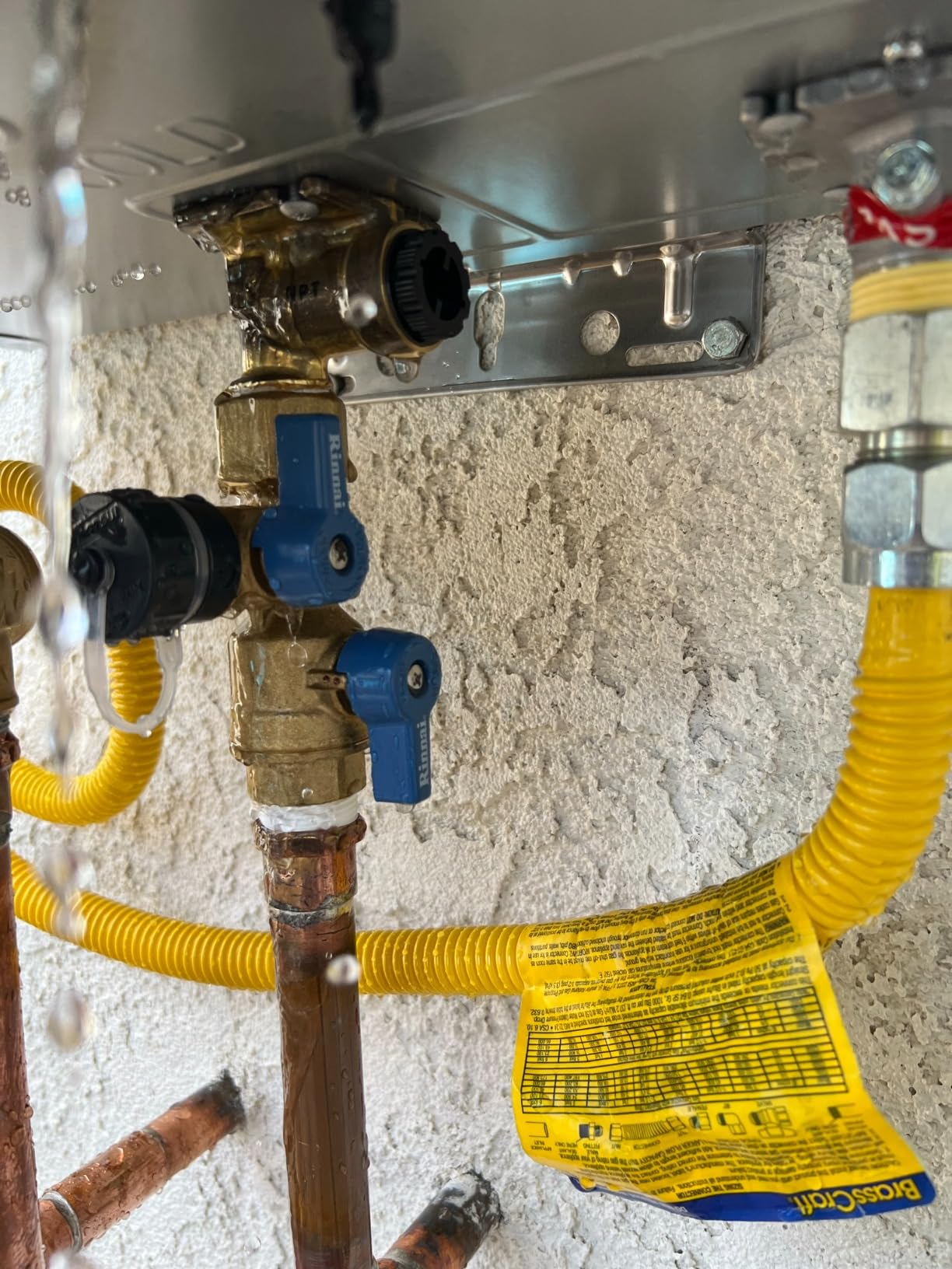 Rinnai RU160eN Condensing Tankless Hot Water Heater, 9 GPM, Natural Gas, Outdoor Installation customer photo 1