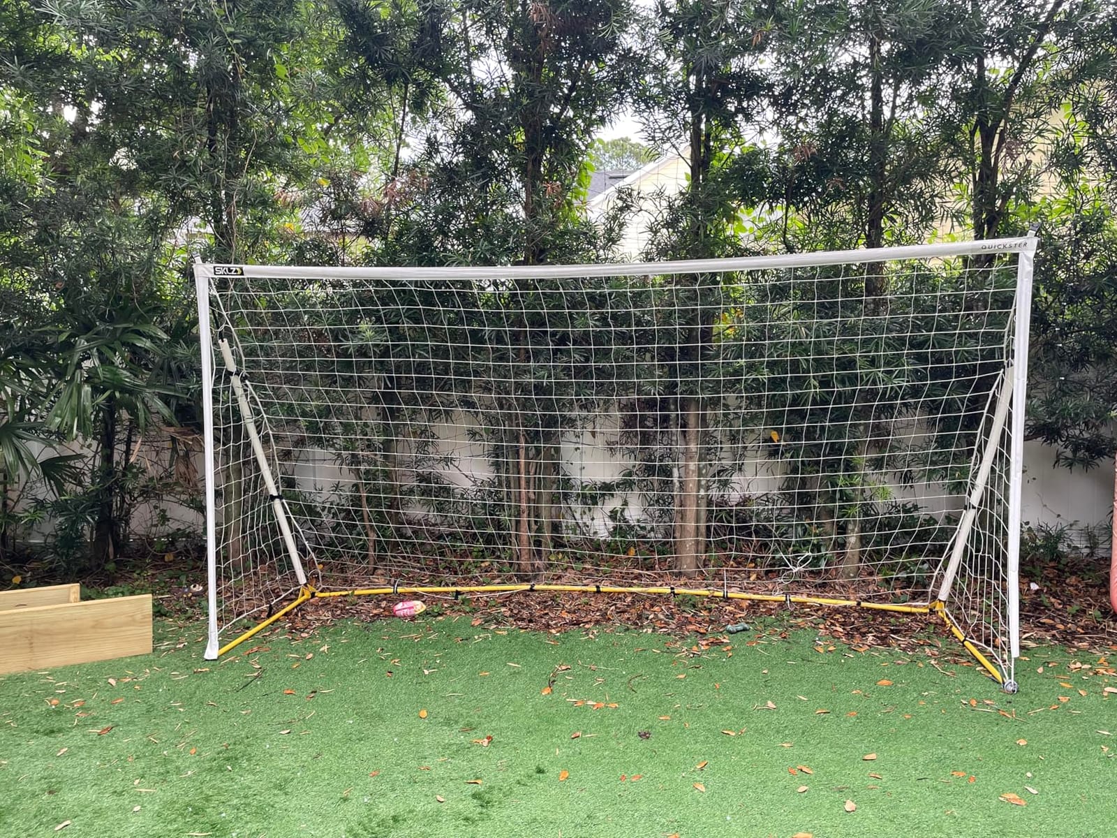 SKLZ Quickster Soccer Goal - Portable Goal for Backyard & Field - Durable Tension-Tite Frame & Heavy Gauge 2-Ply Net - Adjustable Click-Lock Poles, Metal Stakes - Carrying Case with Handle customer photo 1