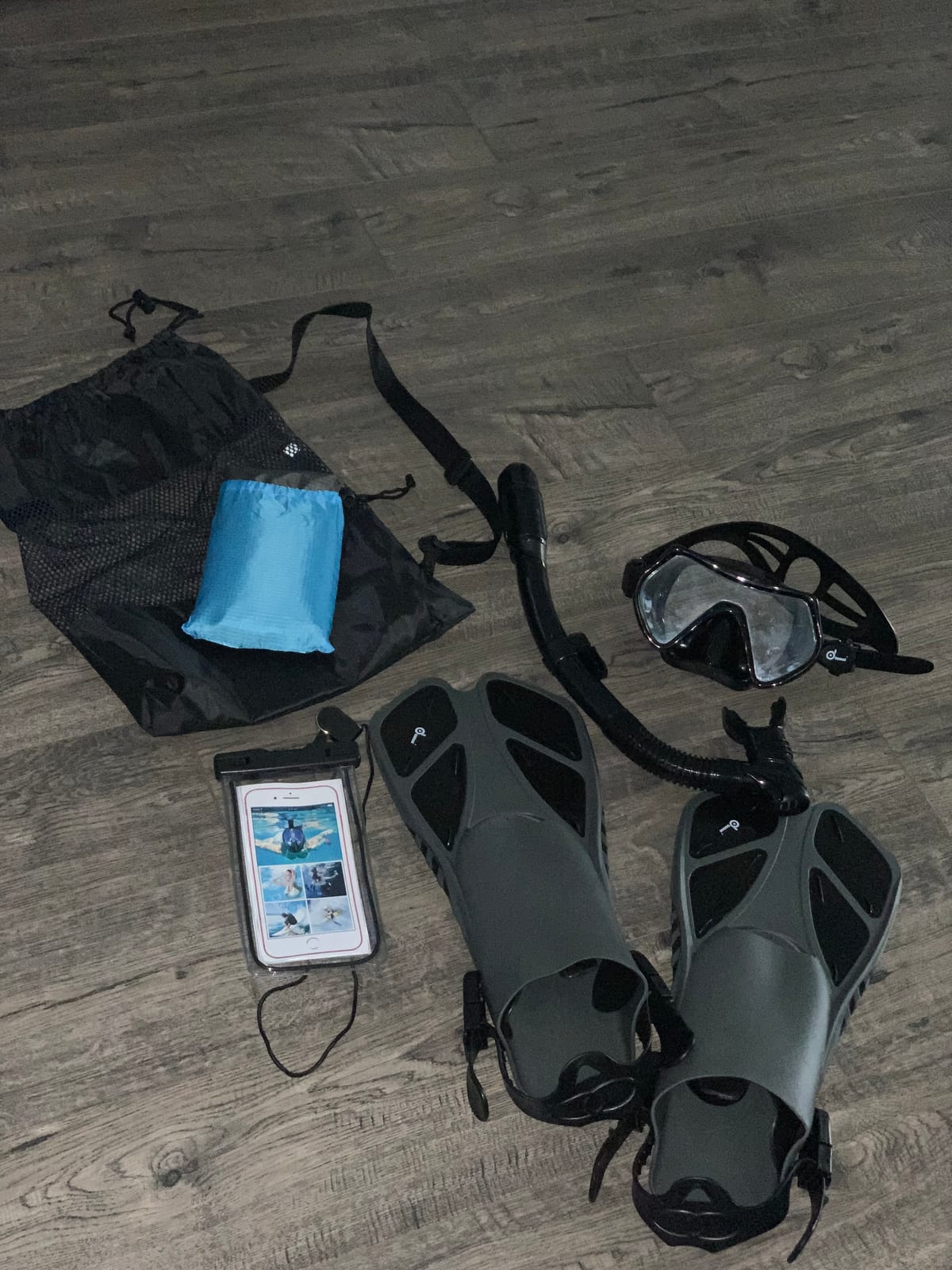 Odoland Snorkel Set, Adults Snorkeling Packages with Dry Top Diving Mask, Adjustable Swim Fins, Mesh Bag, Anti-Fog Anti-Leak Snorkeling Gear for Men Women customer photo 2