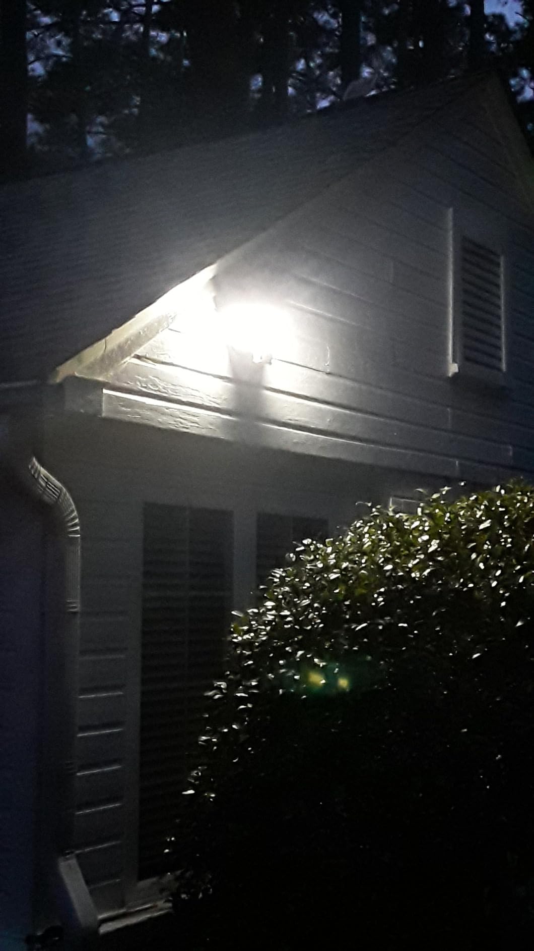 LEPOWER Solar LED Security Lights, PIR Motion Sensor Outdoor, 1600LM, Yard customer photo 2