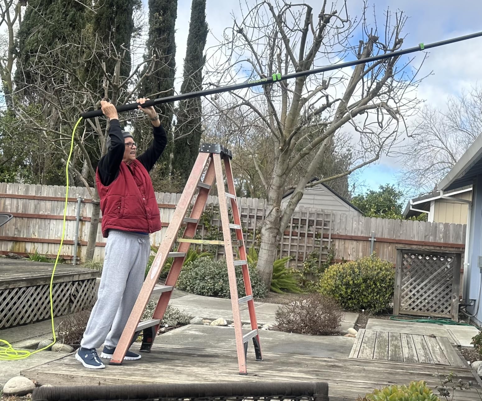30 Feet Reach Solar Panel Cleaning Brush & Pole Water Fed Pole Kit, Window Cleaner Window Glass Solar Panel Cleaning System Washing Equipment Tool Solution Scrubber Brush & Hose Spray Washer customer photo 1