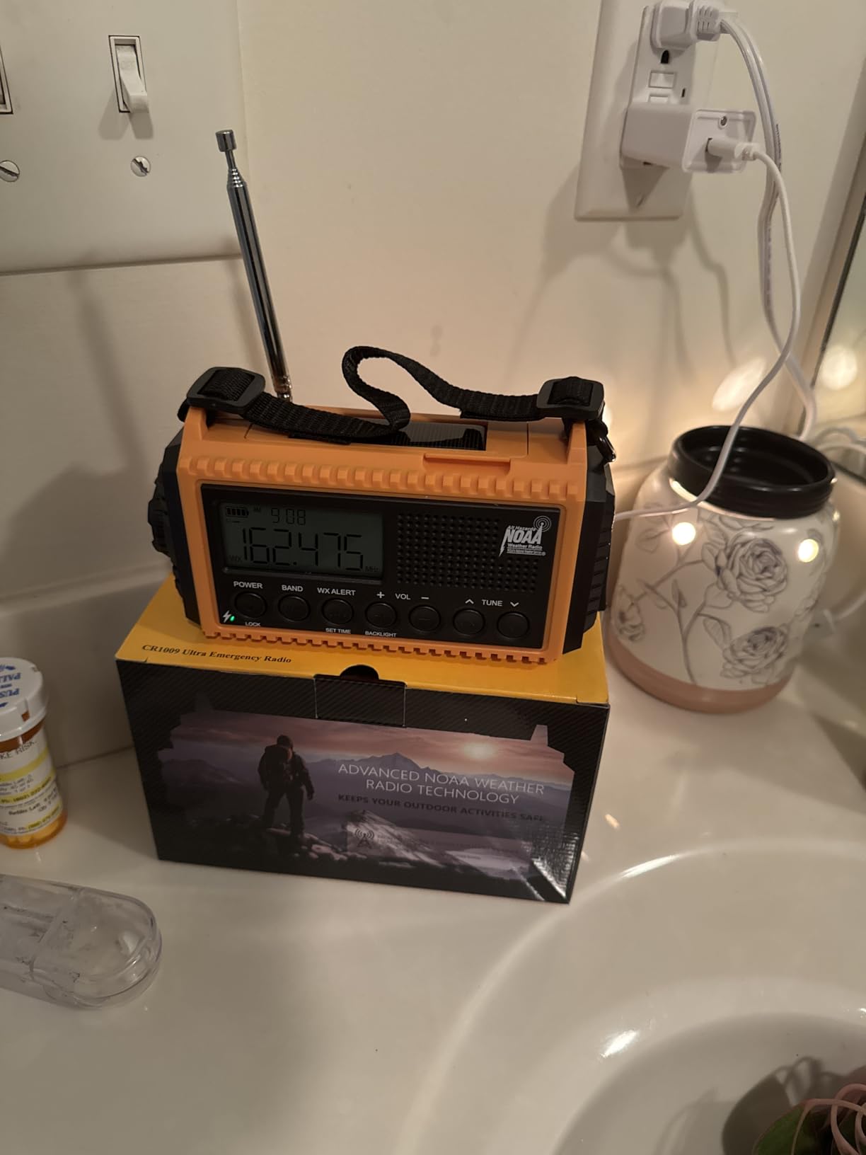 NOAA Weather Radio, Hand Crank Emergency Radio Solar Battery Operated AM FM customer photo 2