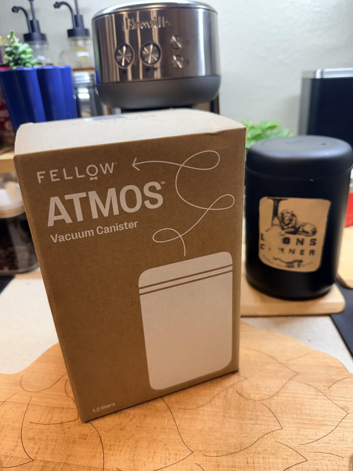 Fellow Atmos Vacuum Coffee Canister 0.7 Liter, Holds 11 oz Beans, White customer photo 1