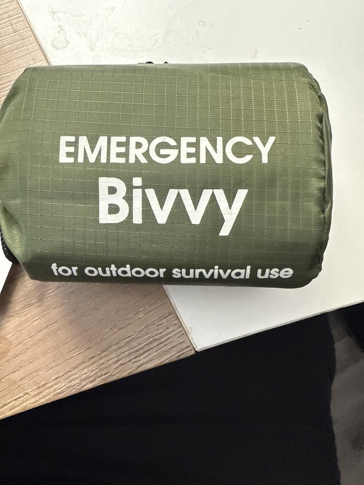 Esky Emergency Sleeping Bag, Survival Bag Portable Thermal Bivy Sack, Waterproof Lightweight Emergency Blanket Survival Gear with Compass for Camping Hiking Outdoor Adventure customer photo 1