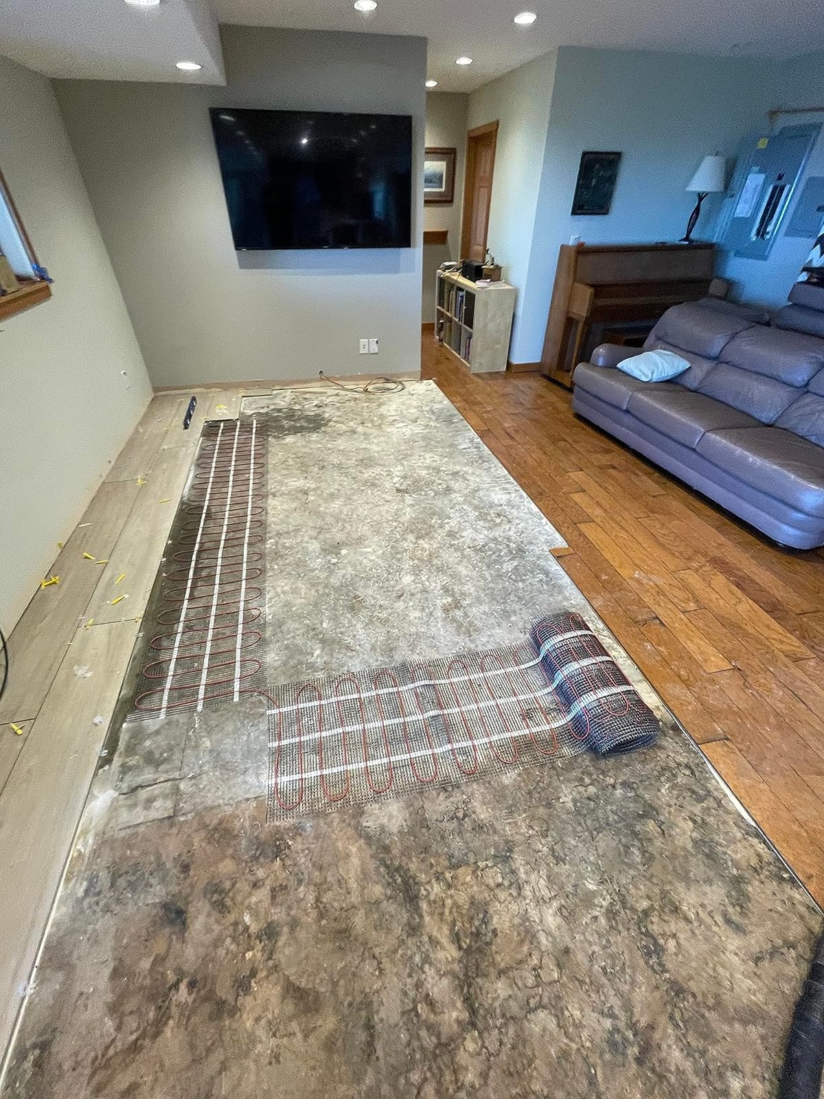 LuxHeat 25 sqft Radiant Floor Heating System w/Touch Prog Thermostat 120V customer photo 2