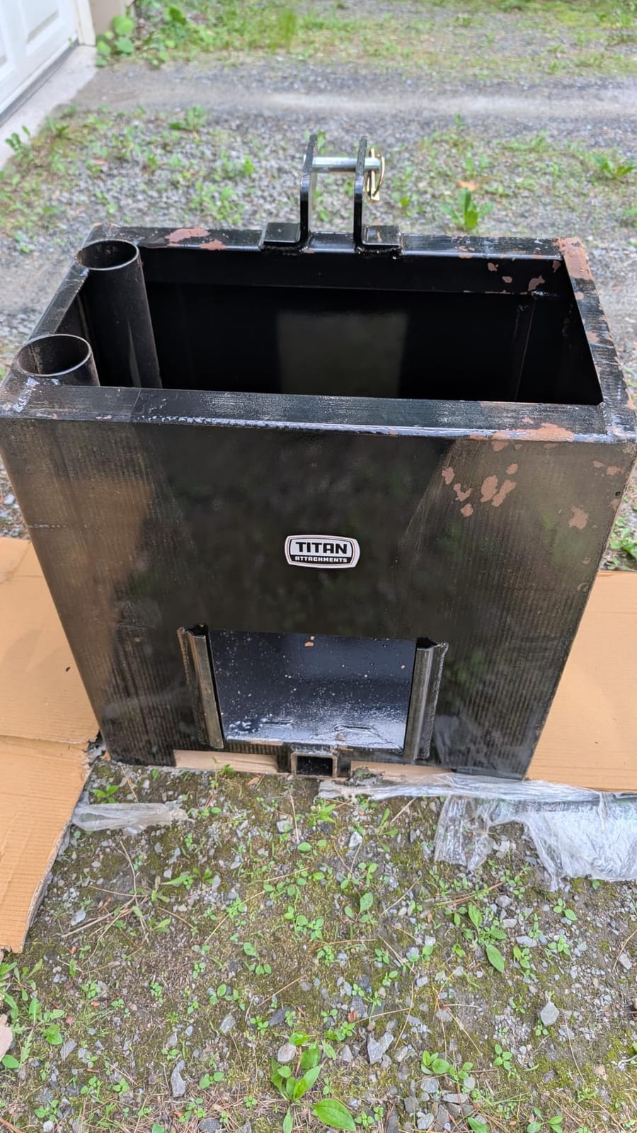 Titan Attachments 3 Point Black Ballast Box, 800 LB, 34.4 Gal, Fits Cat 1 customer photo 2
