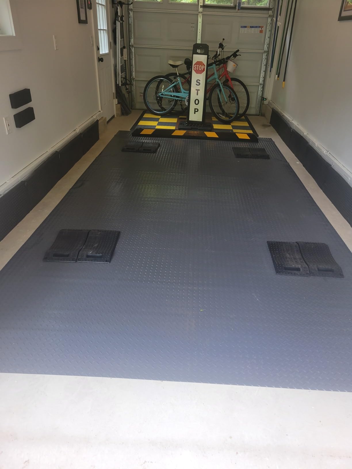 G-Floor Lite Diamond Tread Pattern Slate Grey Vinyl Rollout Garage Flooring Protector Mat for the Garage and Beyond - 7'6