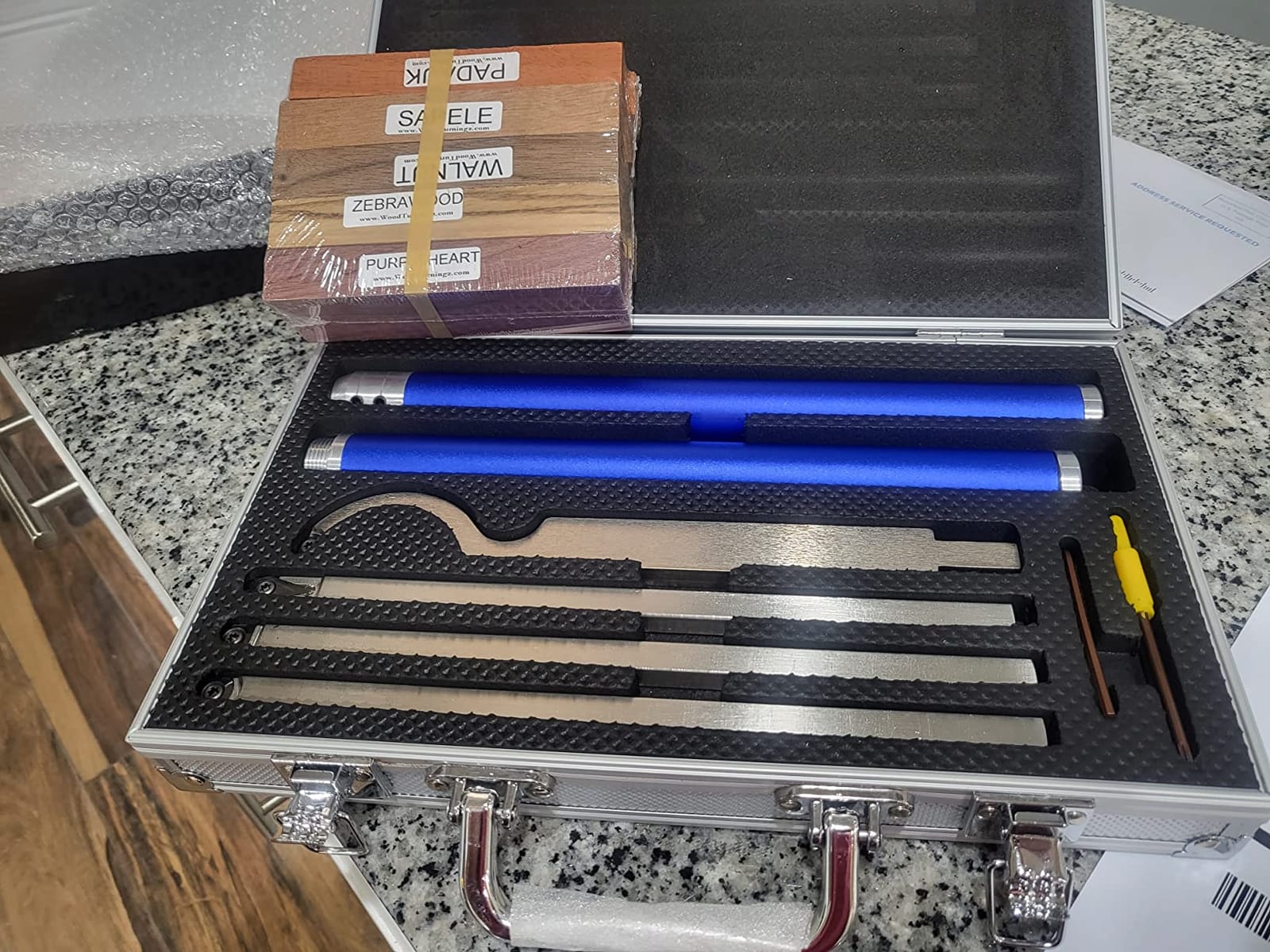 Carbide Tipped Wood Turning Tools Set, Lathe Rougher Finisher Swan Neck Hollowing Tools and Interchangeable Aluminum Alloy Grip Handle with Diamond Round Square Carbide Inserts customer photo 2