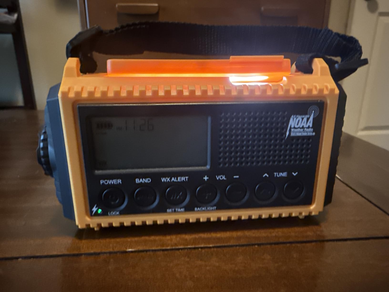 Raynic Emergency Radio, 5000mAh/18500mWh Weather Radio, Solar Hand Crank Radio with AM/FM/SW/NOAA Alert, Cell Phone Charger, Headphone Jack, Flashlight and SOS Siren customer photo 2