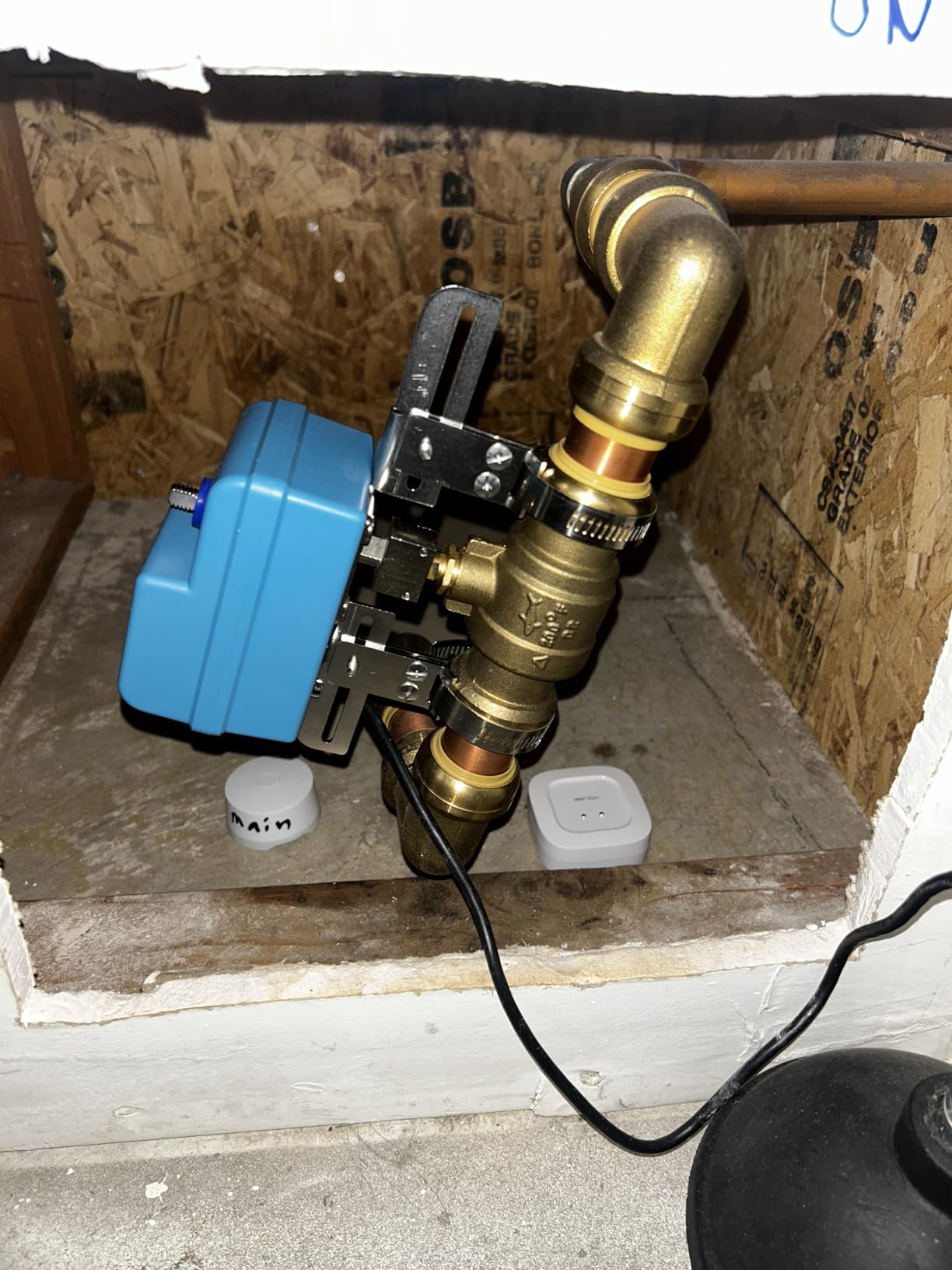 YoLink Water Shutoff Kit: Controller + EVO + 3-Pack Sensors + Hub customer photo 1