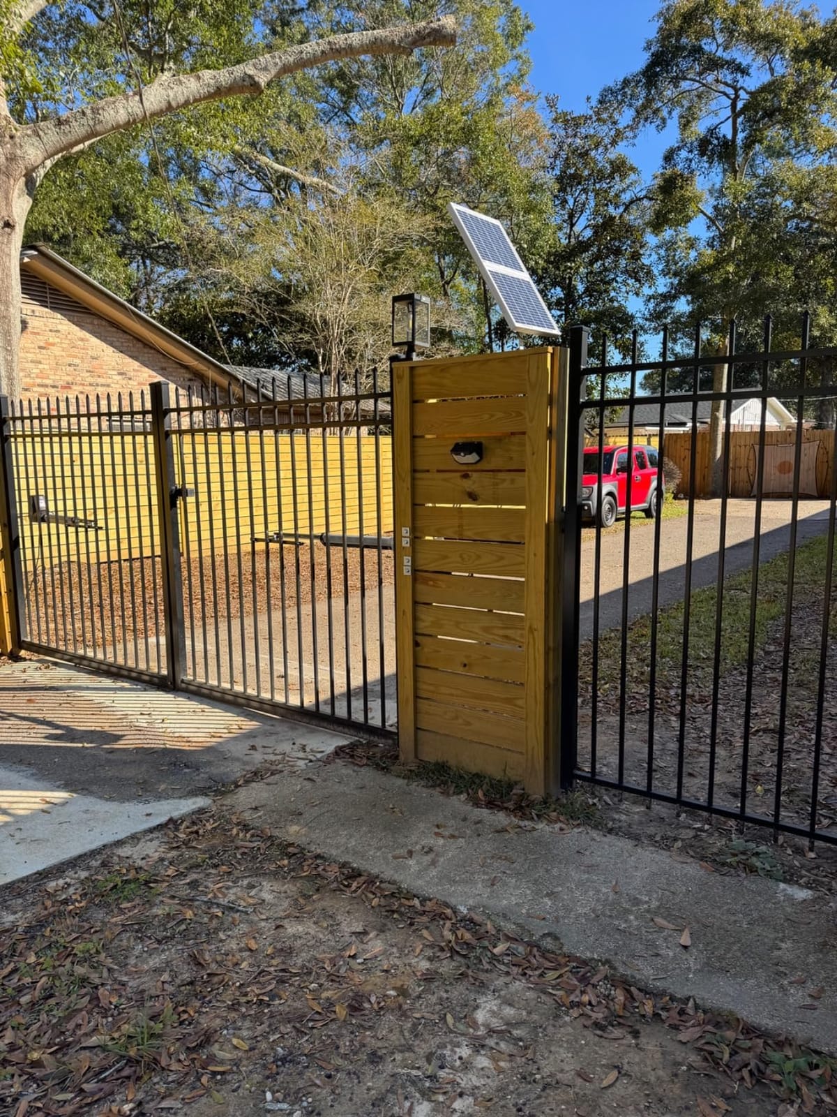 TOPENS AT6132S Solar Dual Swing Gate Opener Medium Duty customer photo 1
