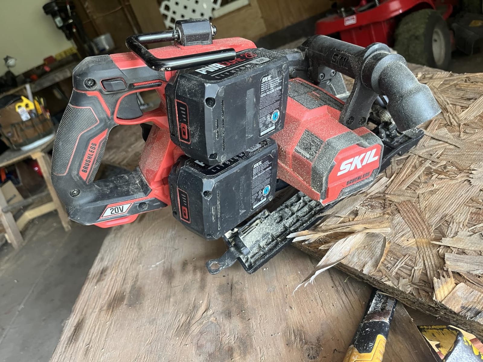 SKIL 2x20V PWR CORE 20 Brushless 7-1/4” Rear Handle Circular Saw Kit Includes Two 5.0Ah Batteries and Dual Port Auto PWR Jump Charger-CR5429B-20, Red customer photo 1