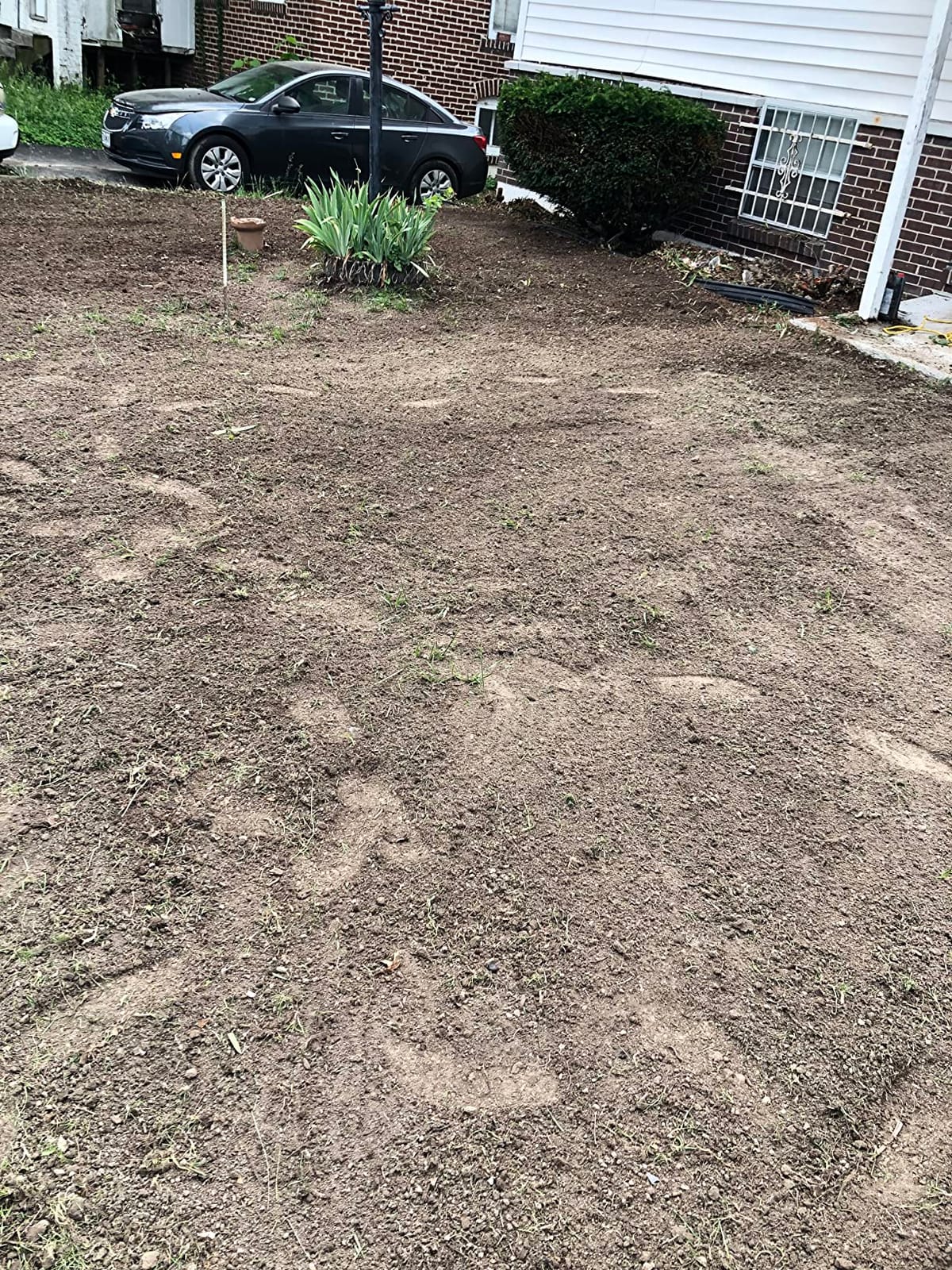 Earthquake Versa 2-in-1 Tiller Cultivator with a 79cc 4-Cycle Viper Engine, Removable Side Shields, Toolless Tilling Width Adjustment, Integrated Transport Wheels, Model: 24734 customer photo 1