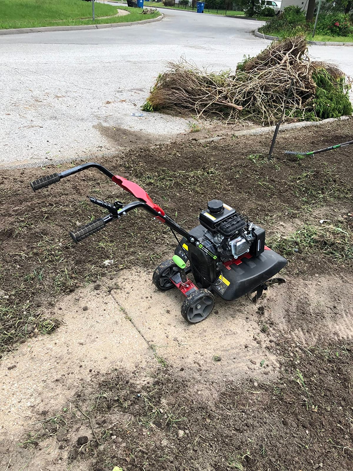 Earthquake Versa 2-in-1 Tiller Cultivator with a 79cc 4-Cycle Viper Engine, Removable Side Shields, Toolless Tilling Width Adjustment, Integrated Transport Wheels, Model: 24734 customer photo 2