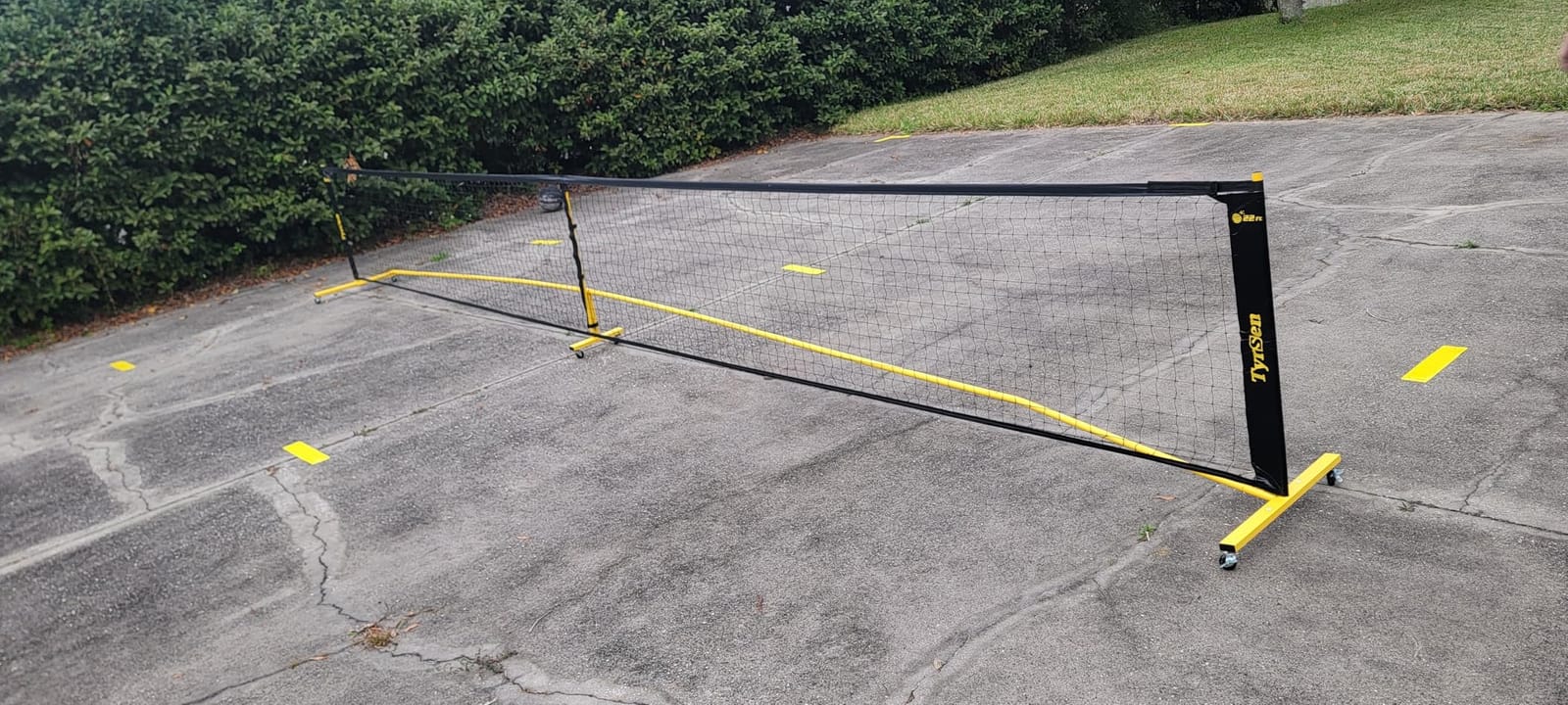 Pickleball Net Set, Pickleball Net on Wheels for Driveway Backyard, 22FT Regular Size, 4 Pickleball Paddles & 6 Balls, 12 Court Markers, 1 Carry Bag, Pickleball Set for Indoor Outdoor Play customer photo 1