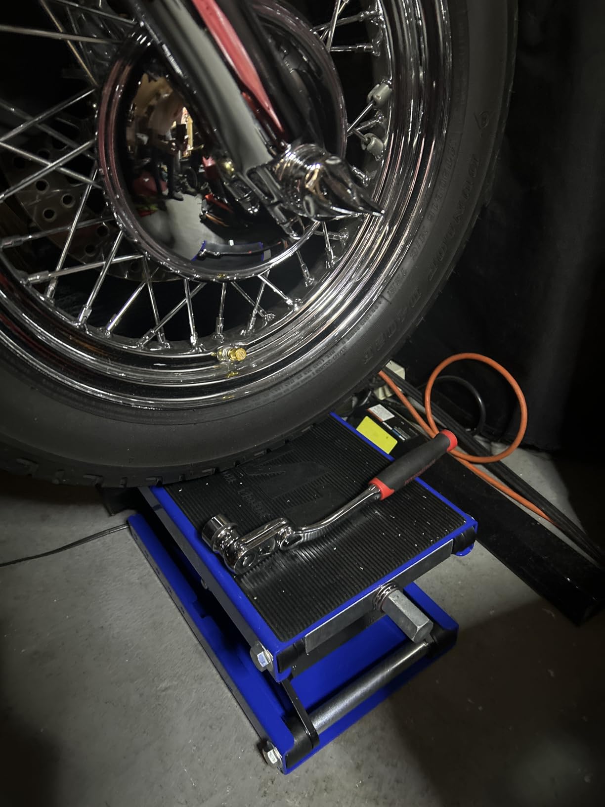 OMT Motorcycle Lift, 1100lb Scissor Jack Stand for ATV Dirt Bike Cruiser customer photo 1