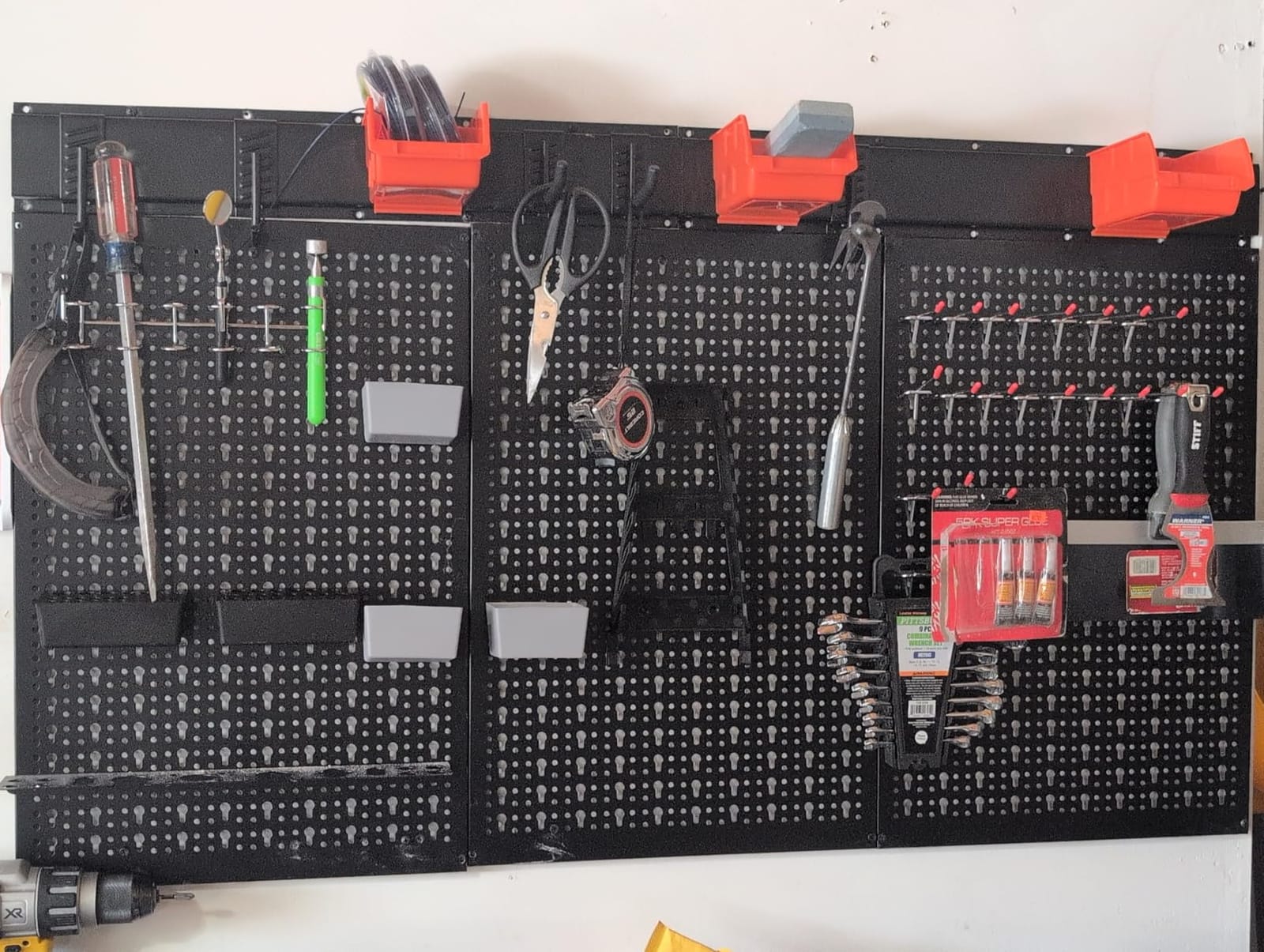 TORACK Metal Pegboard Wall Organizer System 24x48 in, 109 PCS Pegboard Kit customer photo 2