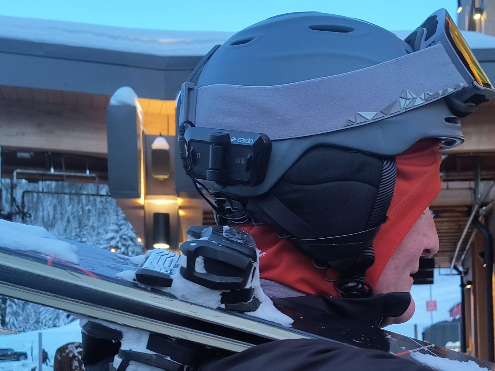 Cardo PACKTALK Outdoor Helmet Communication System, Great for Ski, Snowboard and Cycling (White, Single Pack) customer photo 2