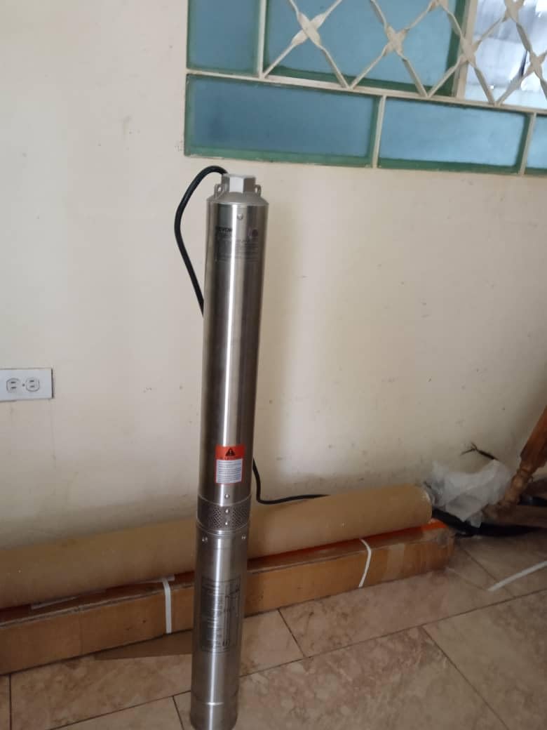 VEVOR Deep Well Submersible Pump 2 HP 230V/60Hz 37 GPM Flow 427 ft Head customer photo 1