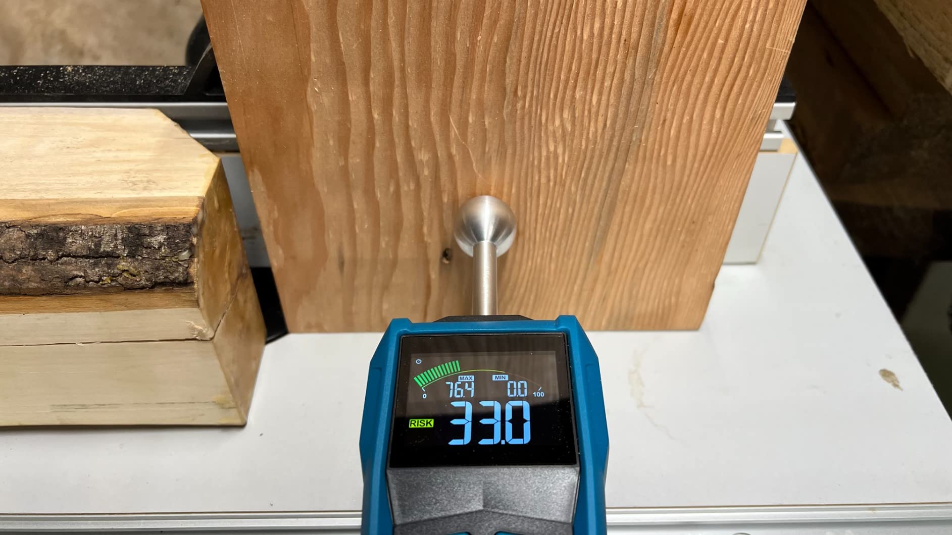 DURFICST Pinless Moisture Meter, Moisture Reader for Plaster Walls, Masonry, Concrete, Drywall, Wood customer photo 2