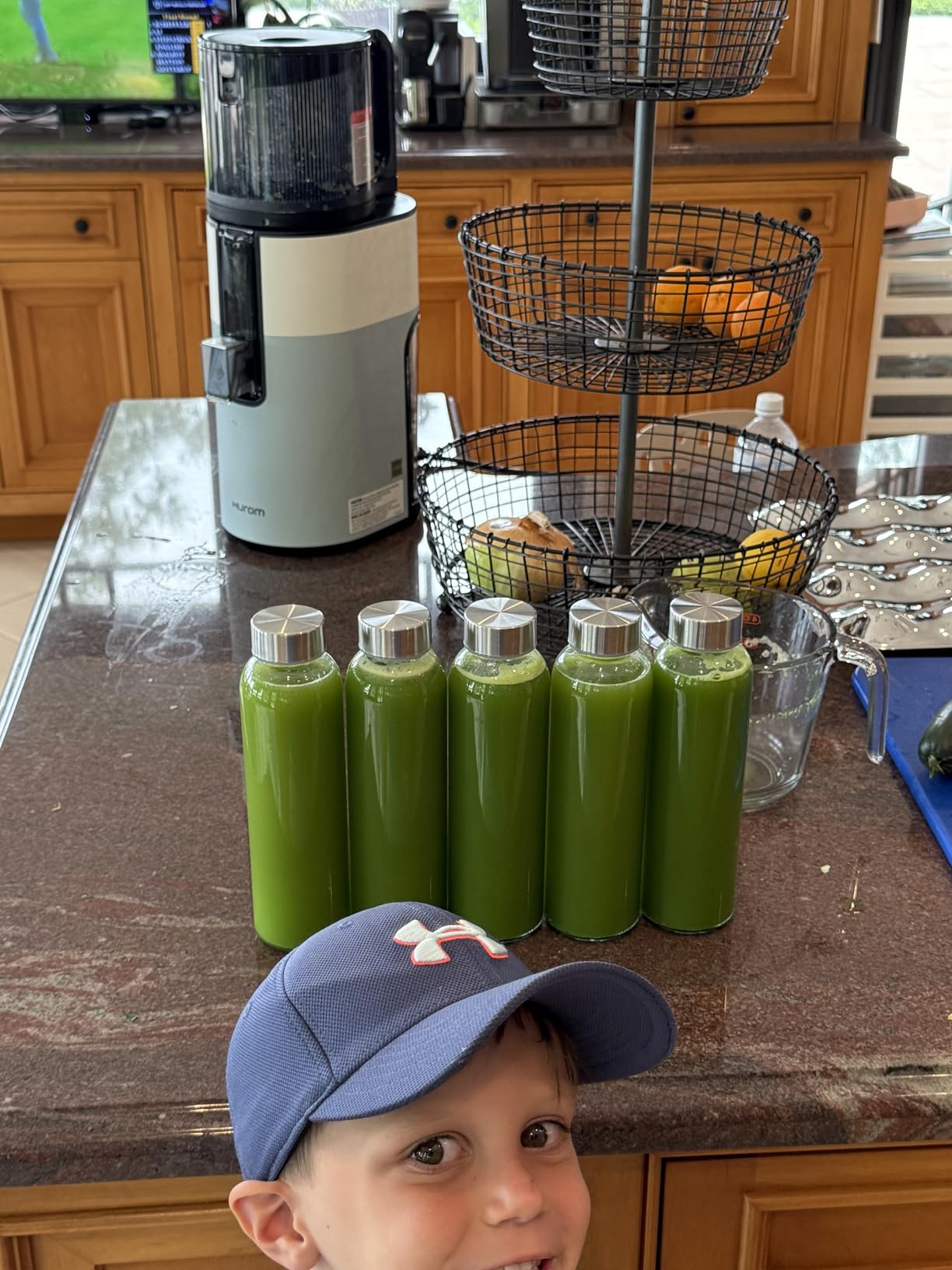 Hurom H400 Cold Press Juicer Machine, Award Winning Masticating Slow Juicer, Easy to Clean, Strainer & Hands Free with Self Feeding, Wide Mouth Hopper, Easy Assembly (White) customer photo 1