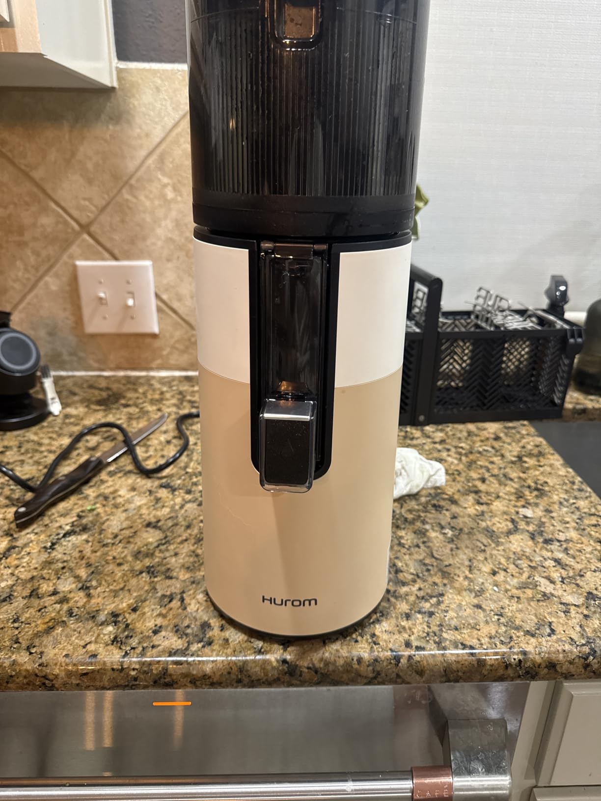 Hurom H400 Cold Press Juicer Machine, Award Winning Masticating Slow Juicer, Easy to Clean, Strainer & Hands Free with Self Feeding, Wide Mouth Hopper, Easy Assembly (White) customer photo 2