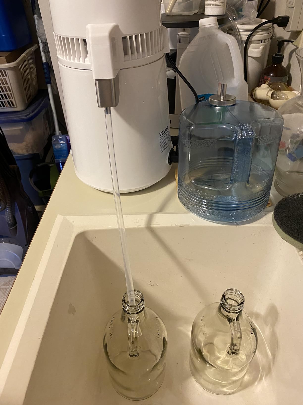 VEVOR 1.1Gal Water Distiller, 0.4Gal/H, Distilled Water Maker Machine 1750W 0-99H Timing Dual Temp Display, 304 Stainless Steel Countertop Distiller Glass Carafe Cleaning Powder 3 Carbon Packs, Silver customer photo 1