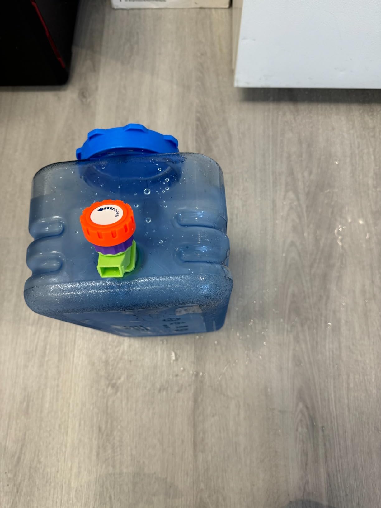 Dicunoy Camping Water Container, 2.6 Gallon Portable Water Jug with Spigot, Thick Water Dispenser Brick with Wide Filler Opening for Hiking, Picnic, Vehicle, Outdoor, Emergency, Hurricane Supplies customer photo 1