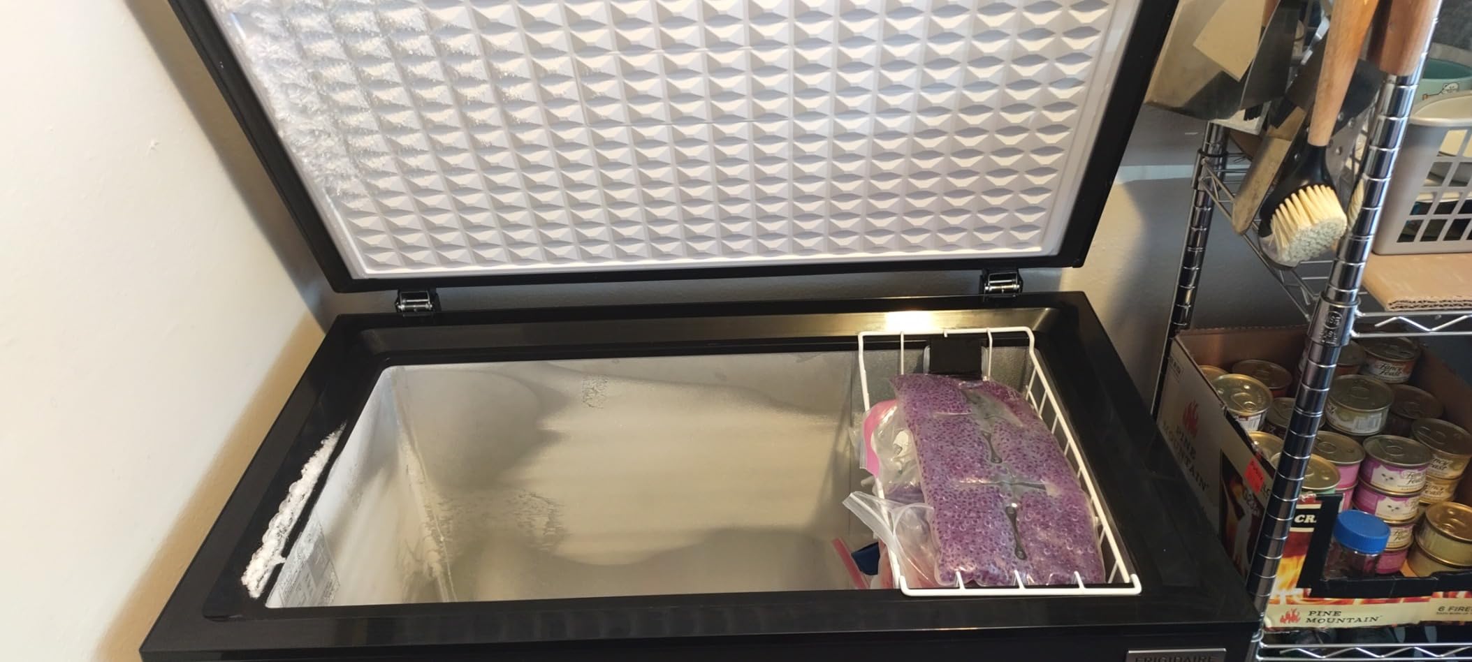 FRIGIDAIRE EFRF9003 Chest Deep Freezer, 9 Cu. Ft. Class, WhiteAdjustable Thermostat-Removable Vinyl Coated Wire Basket-Easy Defrost Drain, 9-10CF, White customer photo 2