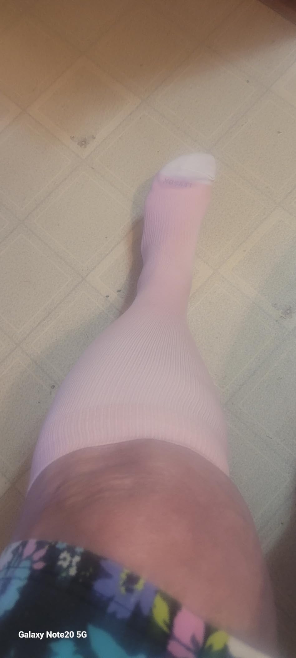 LEVSOX Wide Calf Compression Socks for Women&Men Plus Size 15-20mmHg Knee High Large Support Stockings for Circulation customer photo 2