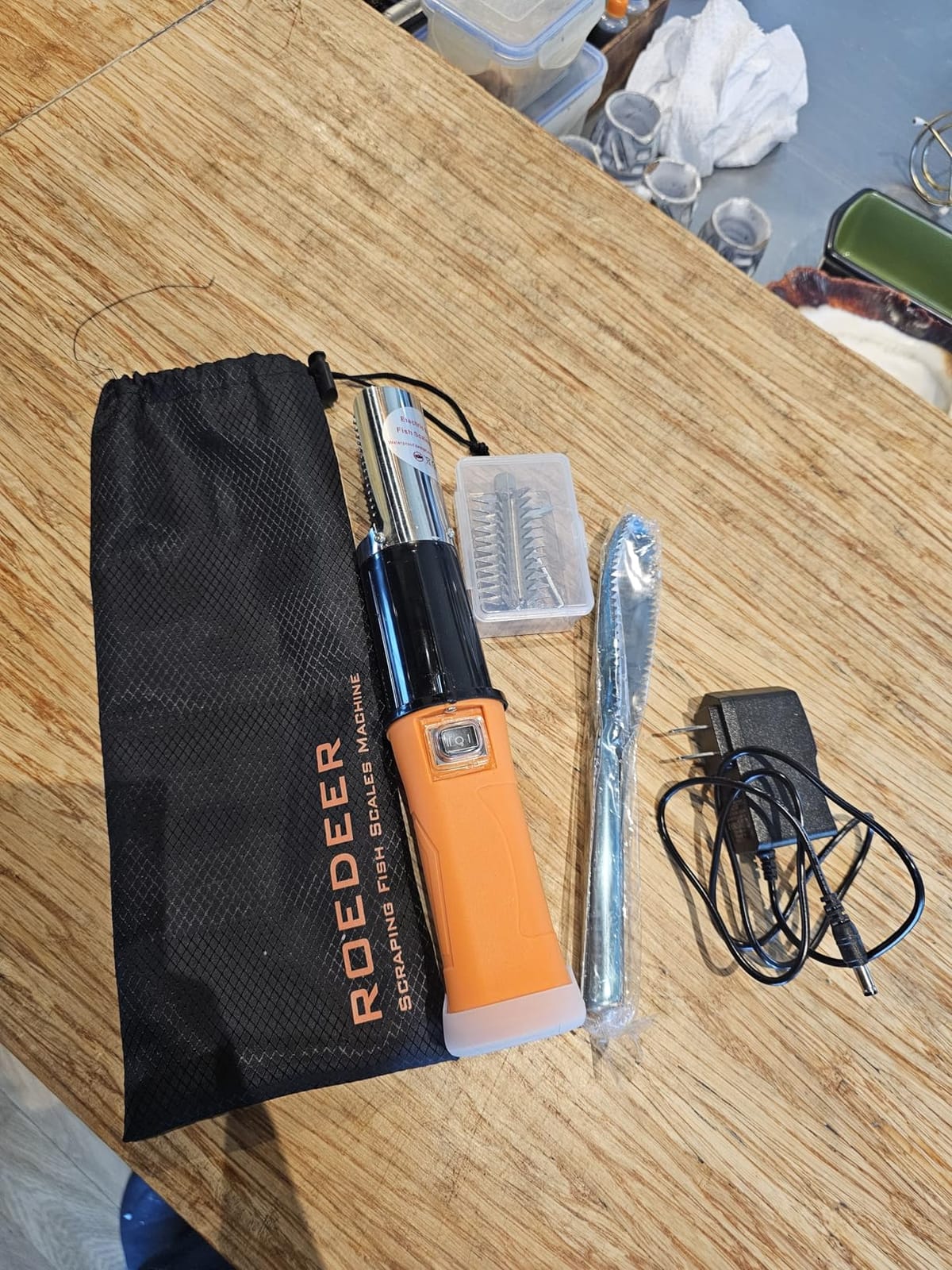 Cordless Electric Fish Scaler Tools,Built-in 12v Rechargeable Battery,2 Cutter Heads,Two-way Rotated,IPX7 Waterproof,Electric Fish Scaler Remover,Fish Scale Remover,Professional Fish Descaler Tool customer photo 1