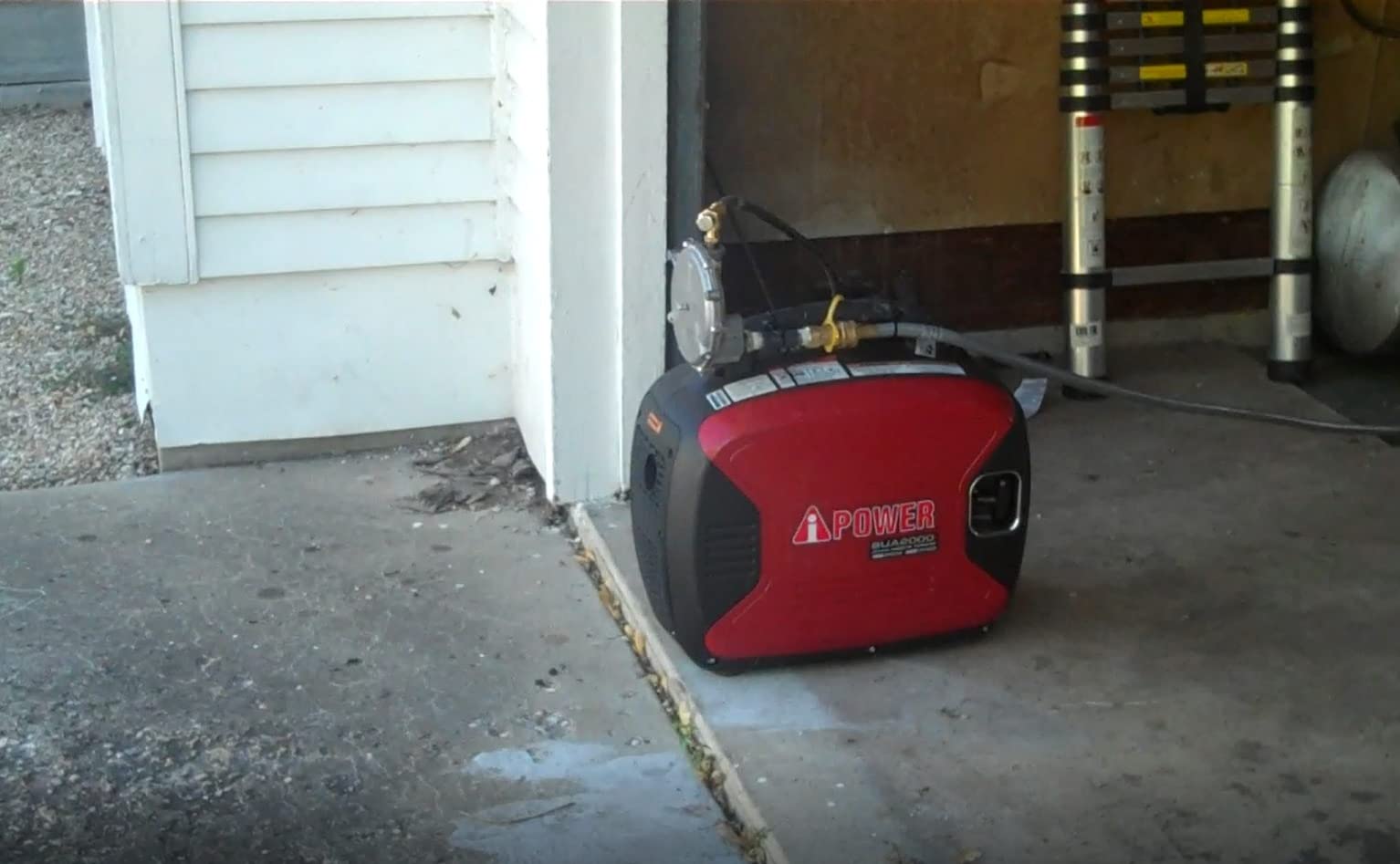 A-iPower 2300W Gas Portable Inverter Generator, RV Ready, Ultra-Lightweight customer photo 1