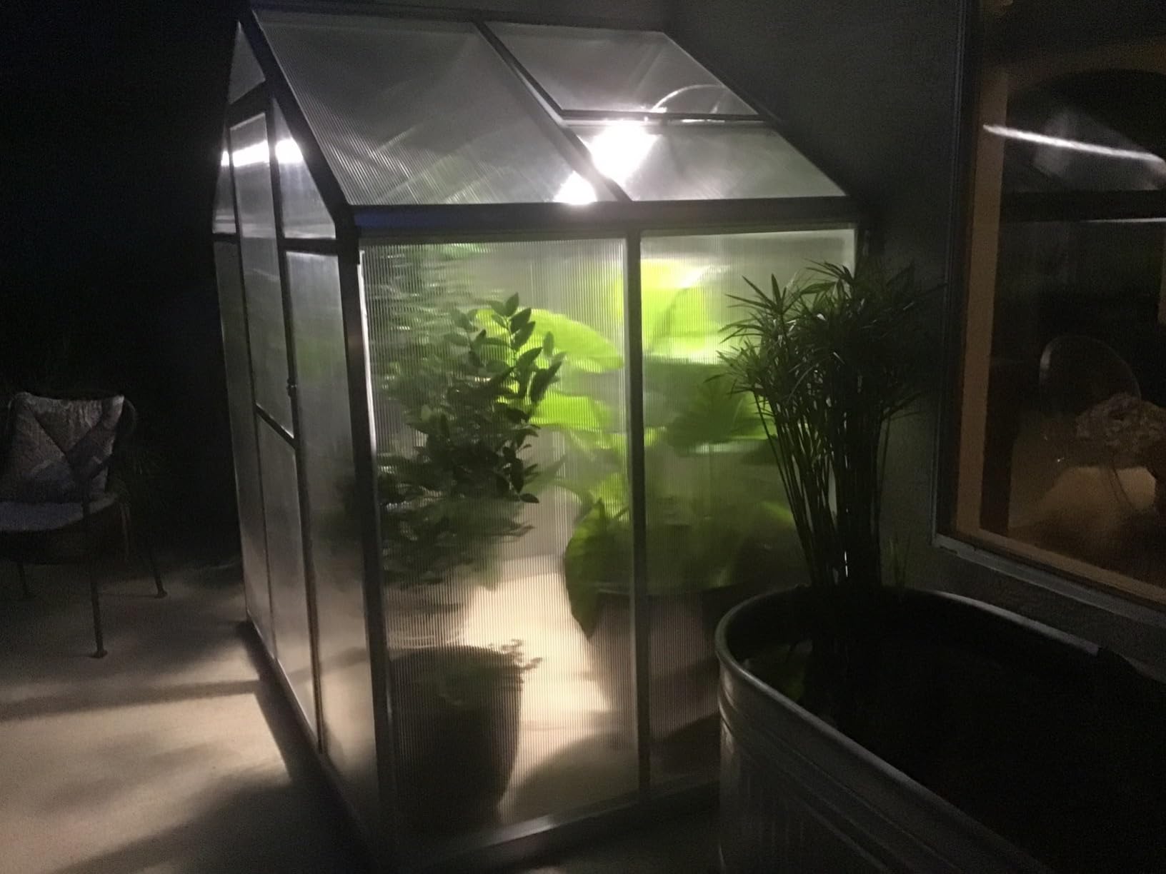 Outsunny 8' x 6' Greenhouse for Outdoors, Polycarbonate Greenhouse with Rain Gutter and Roof Vent, Aluminum Walk-in Green Houses for Outside Patio Backyard Garden customer photo 1