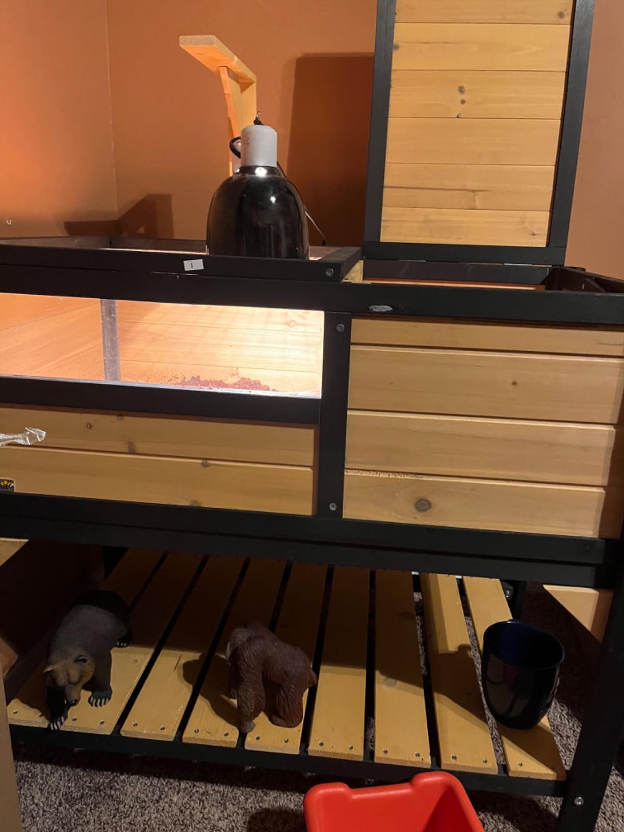 PawHut Tortoise Habitat with Shelf Storage, Tortoise Enclosure with Weather Protection, Reptile Enclosure with Tray, Light Support Frame, Yellow customer photo 1