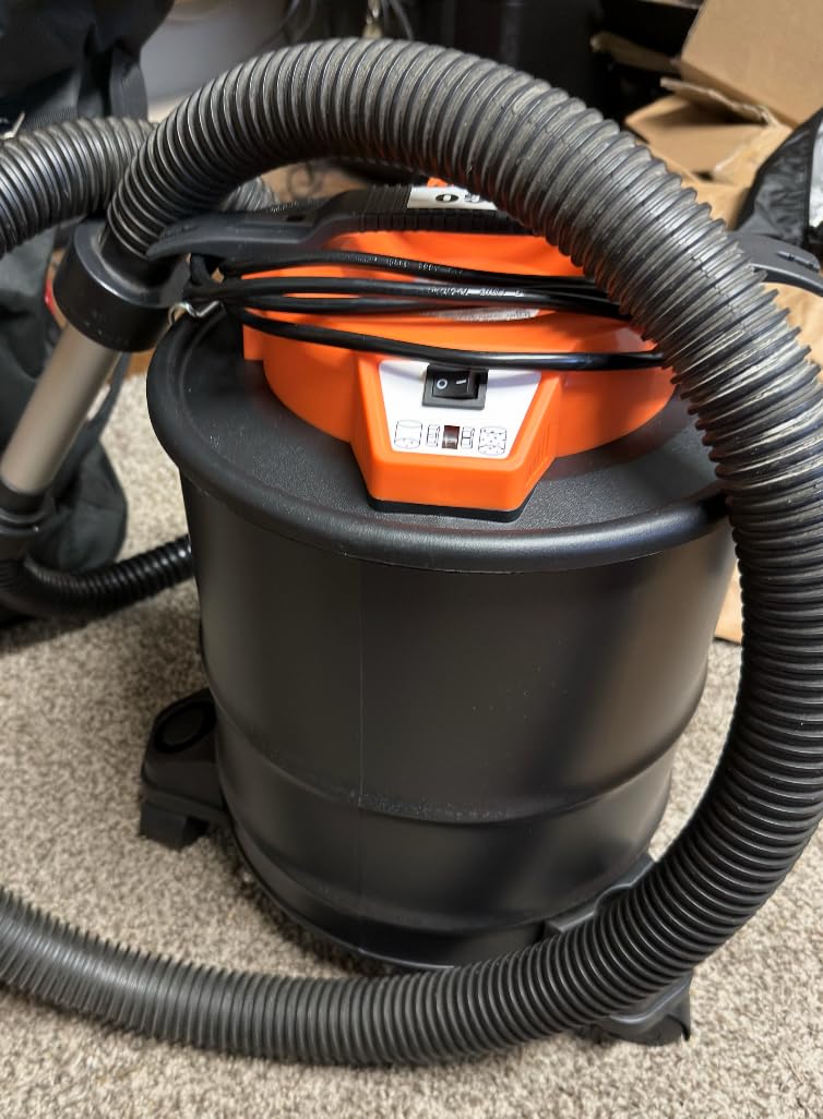 LIGO Ash Vacuum, Pellet Stove Vacuum Cleaner with Blower Function, 3.3 Gallon 1000W, Washable Fliter and HEPA Fliter, with 3 Swivel Casters,Ash Dust Collector for Pellet Stoves, Fireplaces customer photo 1