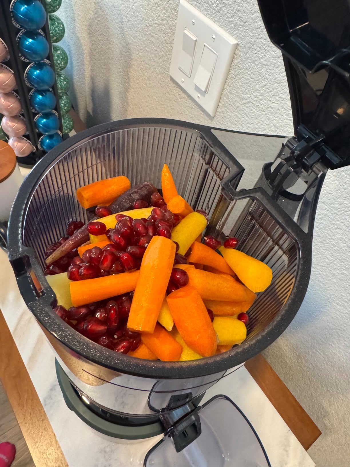 Hurom H320 Cold Press Juicer Machine, Easy to Clean Masticating Slow Juicer, Coarse Strainers, Self-Feeding, Hands Free, Family Size, Quiet Motor, Easy Assembly (Black) customer photo 2