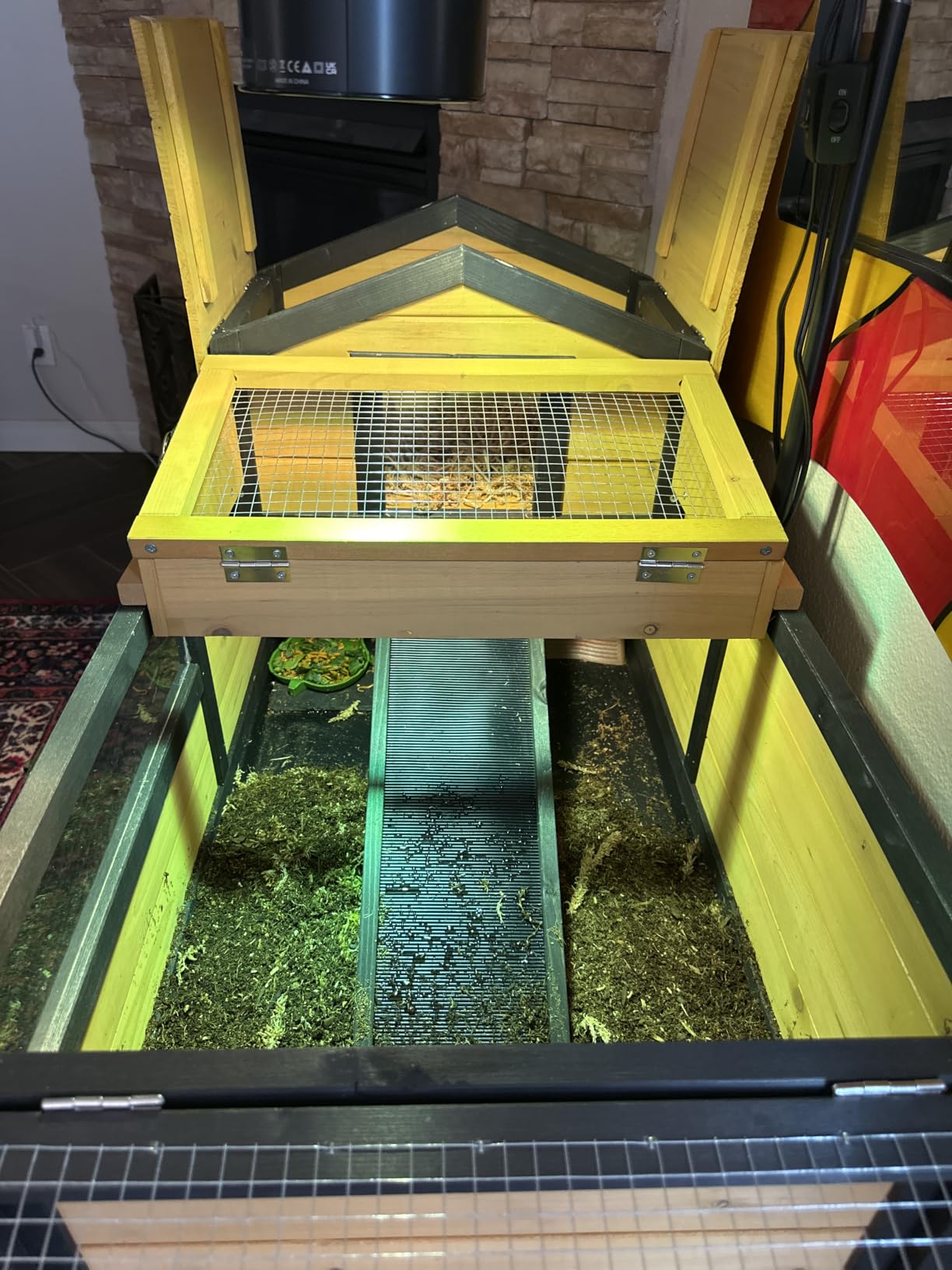 PawHut Tortoise Habitat with Adjustable Lamp Holder, 2 Layer Tortoise Enclosure with Storage Shelf, Removable Main House, Fixed Tray, Openable Lid, Gray customer photo 2