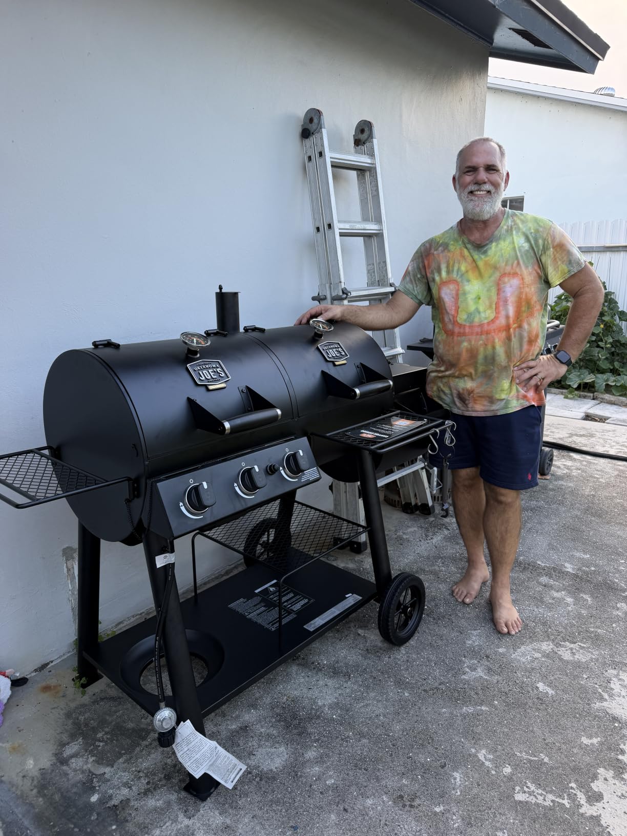 Oklahoma Joe's Canyon Combo Dual Fuel 3-Burner Propane Gas and Charcoal Smoker and Grill with 1031 sq. in. Cooking Area in Black customer photo 2