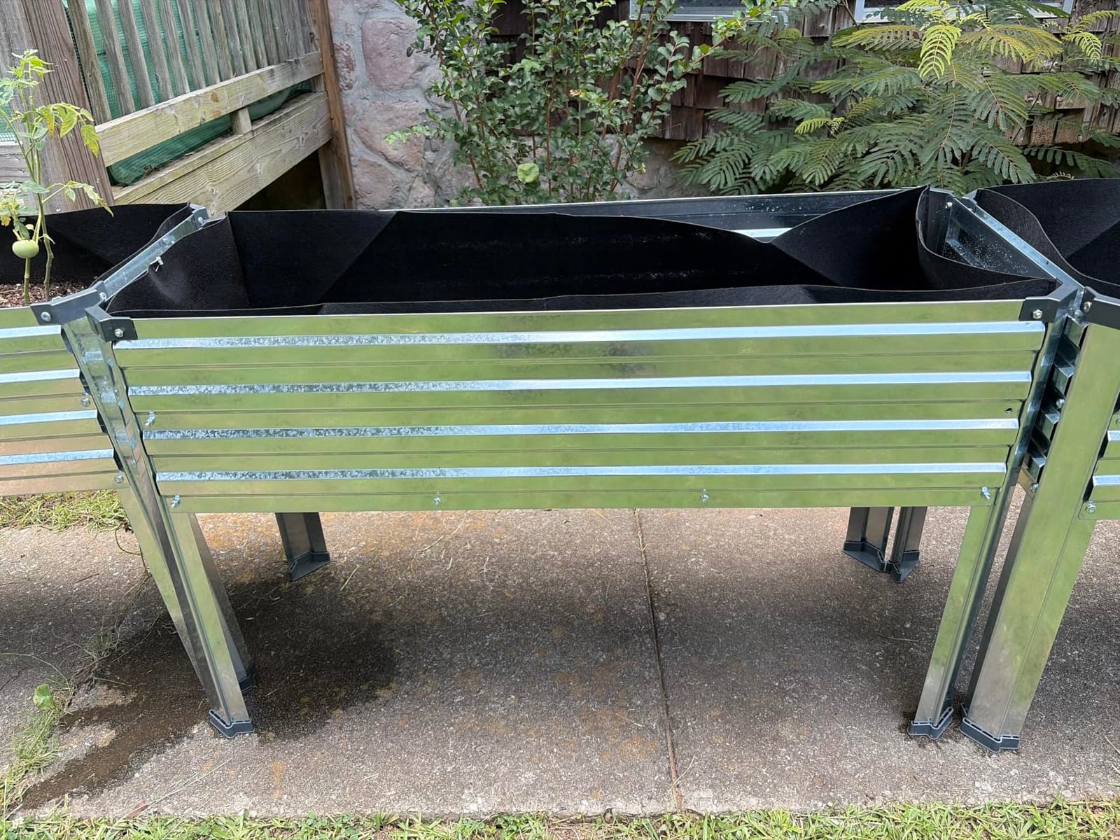 DIIYIV 2PCS Galvanized Raised Garden Bed with Legs,2PCS 48×18×30in Elevated Planter Box for Backyard,Outdoor Garden, Patio, Balcony, 300lb Capacity,Grey customer photo 1