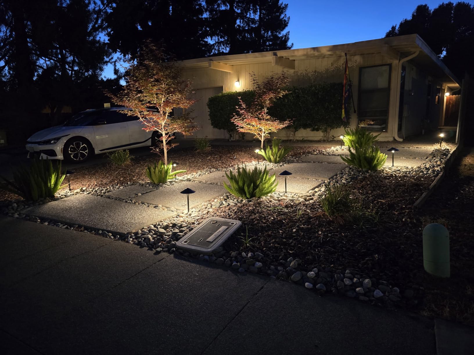 SUNVIE All-in-One LED Pathway Lighting Kit, 8-Pack Low Voltage Landscape Lights with Transformer and 100FT 16/2 AWG Wire, 3000K Waterproof Landscape Lighting with Connectors for Walkway Garden Yard customer photo 2